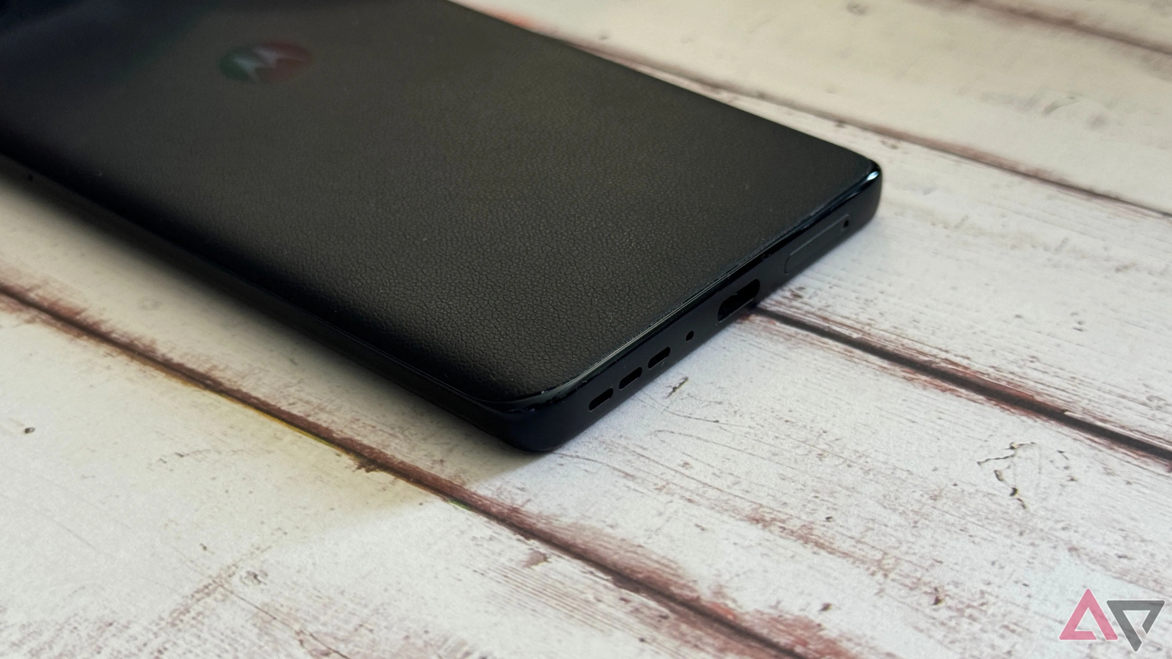 Cổng USB-C của Moto Edge