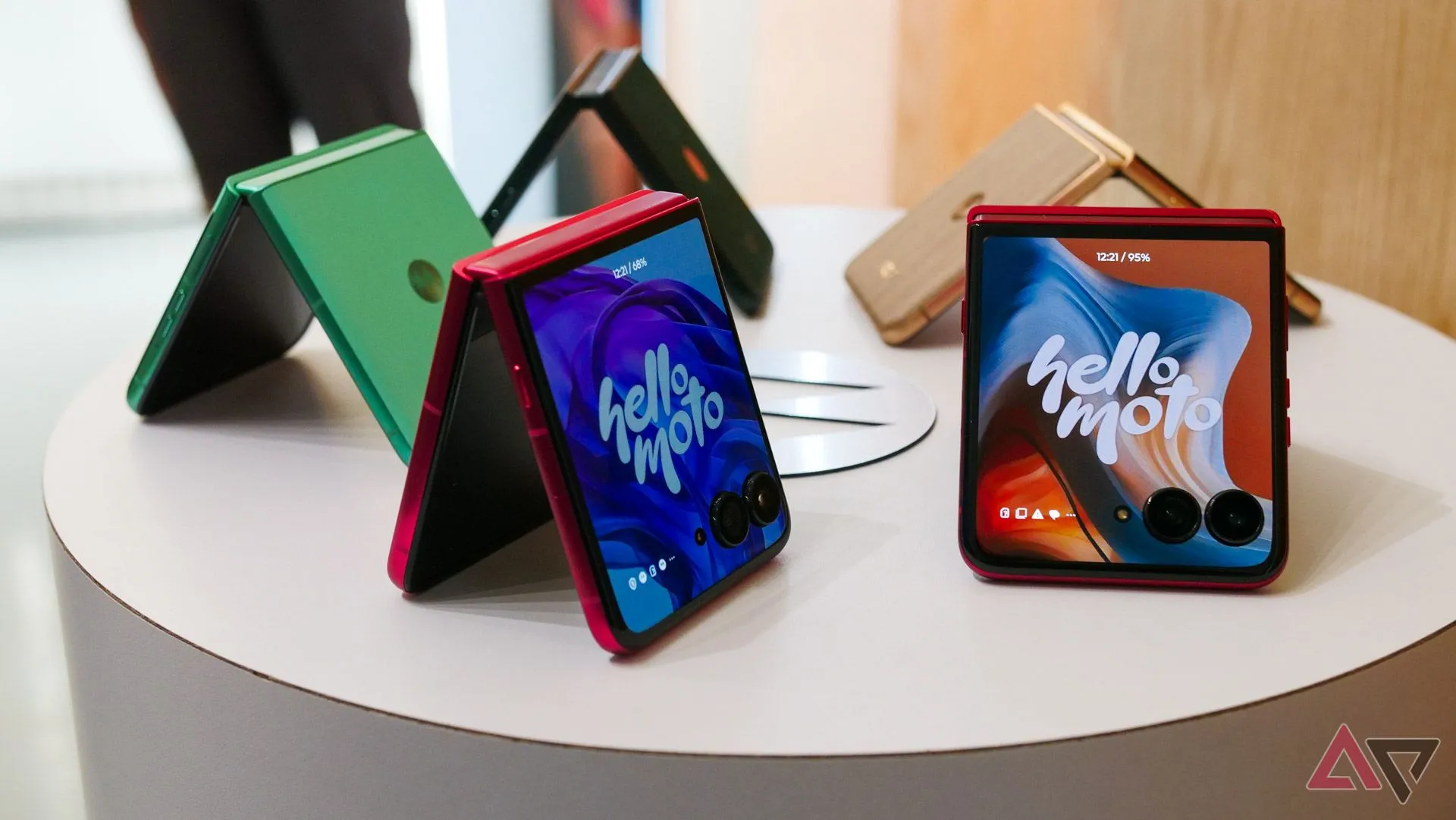 Dòng sản phẩm Motorola Razr 2025, tập trung vào mẫu Razr Ultra.