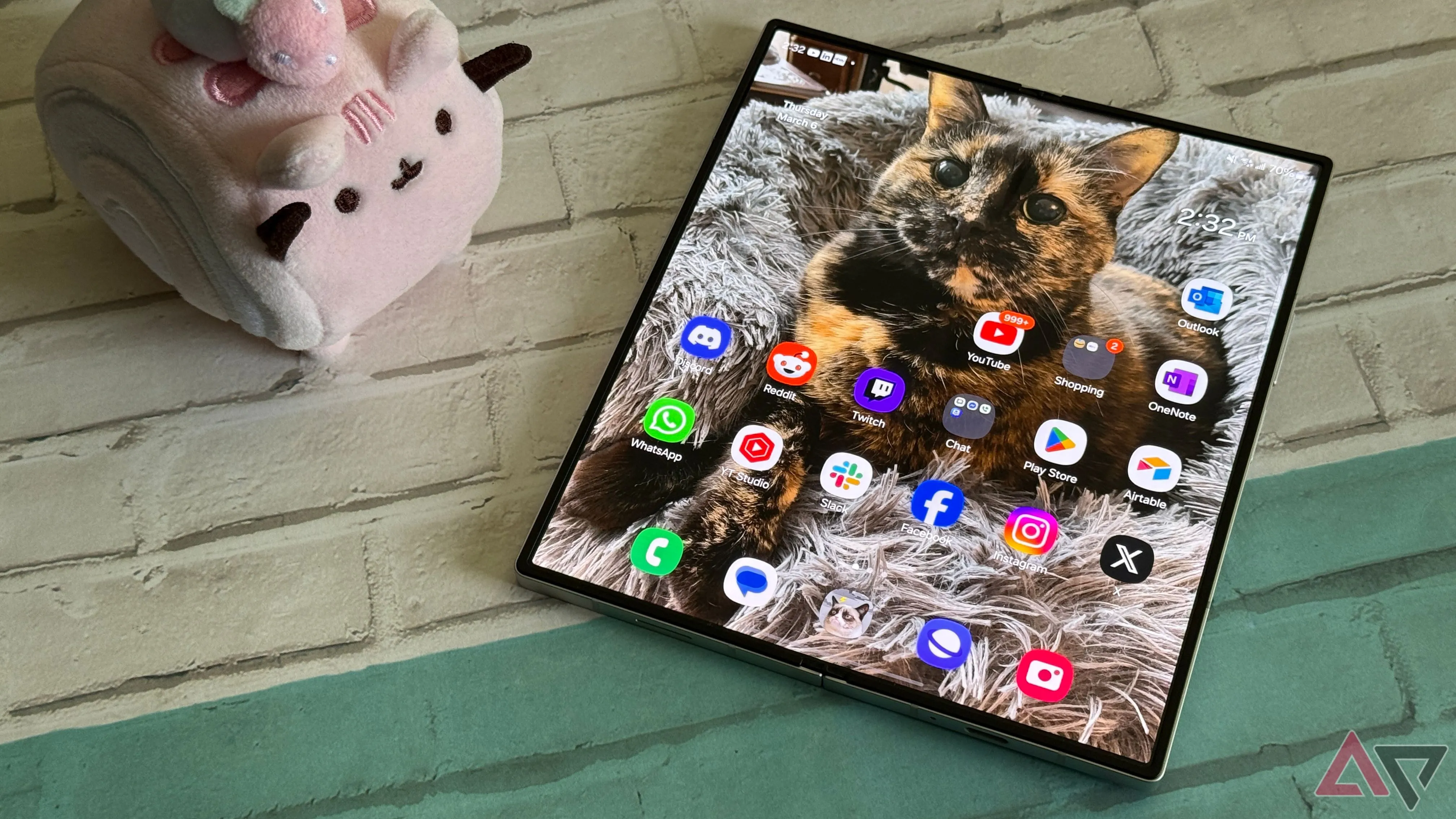 Giao diện màn hình gập bên trong Samsung Galaxy Z Fold 6
