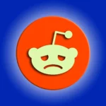 Logo Reddit với hình ảnh linh vật màu trắng trên nền xanh dương, minh họa cấu trúc cộng đồng tương tự Discord