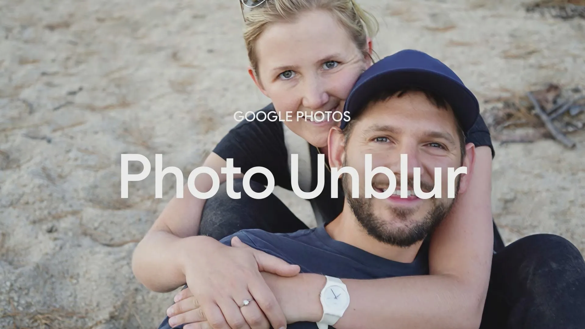 Minh họa cách Photo Unblur trên Google Photos giúp làm rõ nét khuôn mặt bị mờ trong ảnh