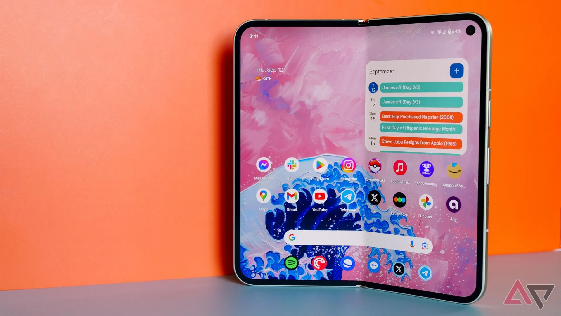 Pixel 9 Pro Fold mở màn hình gập trưng bày thiết kế cải tiến
