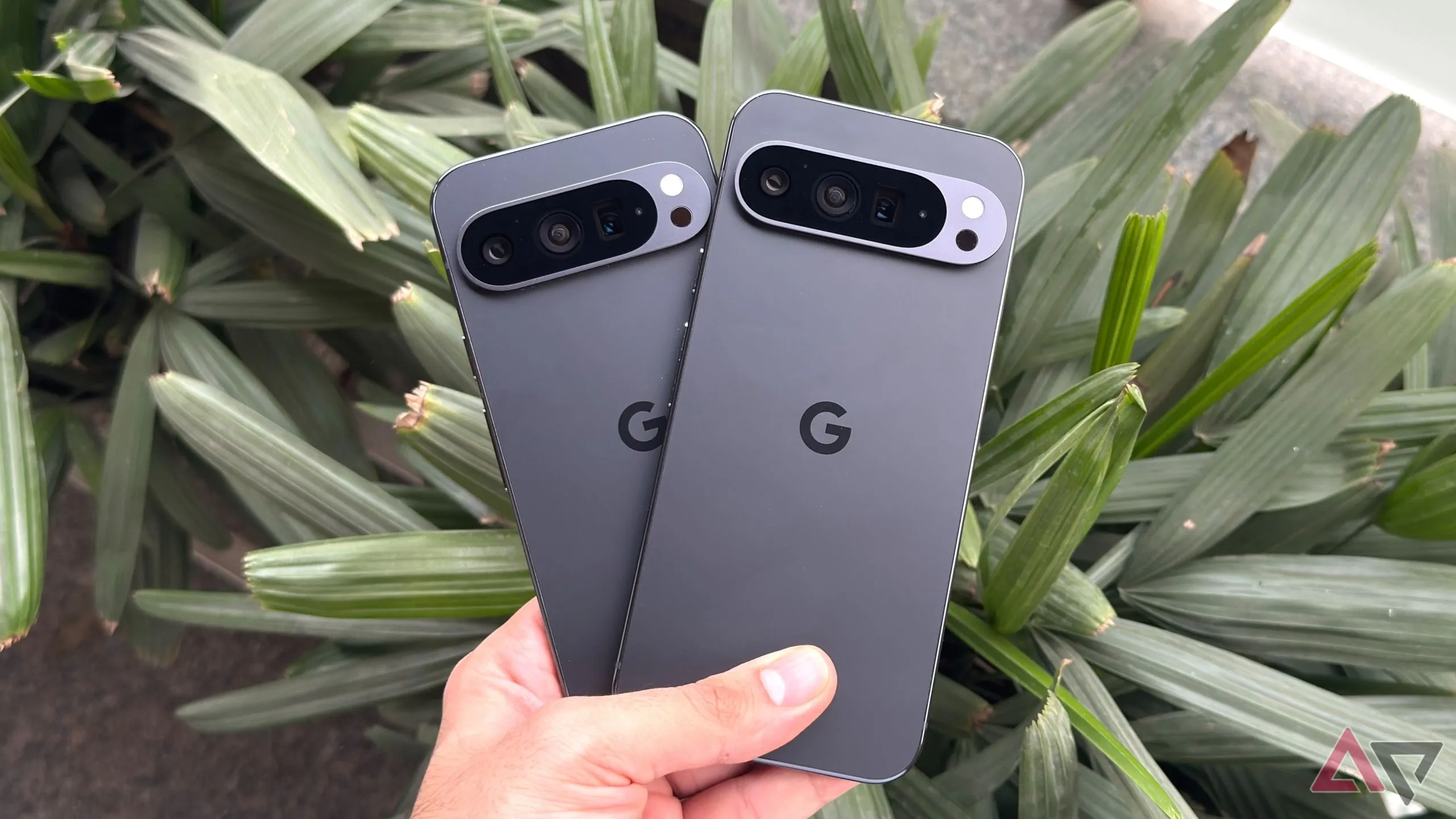 So sánh kích thước giữa Pixel 9 Pro và Pixel 9 Pro XL, gợi ý về các phiên bản của Pixel 10.