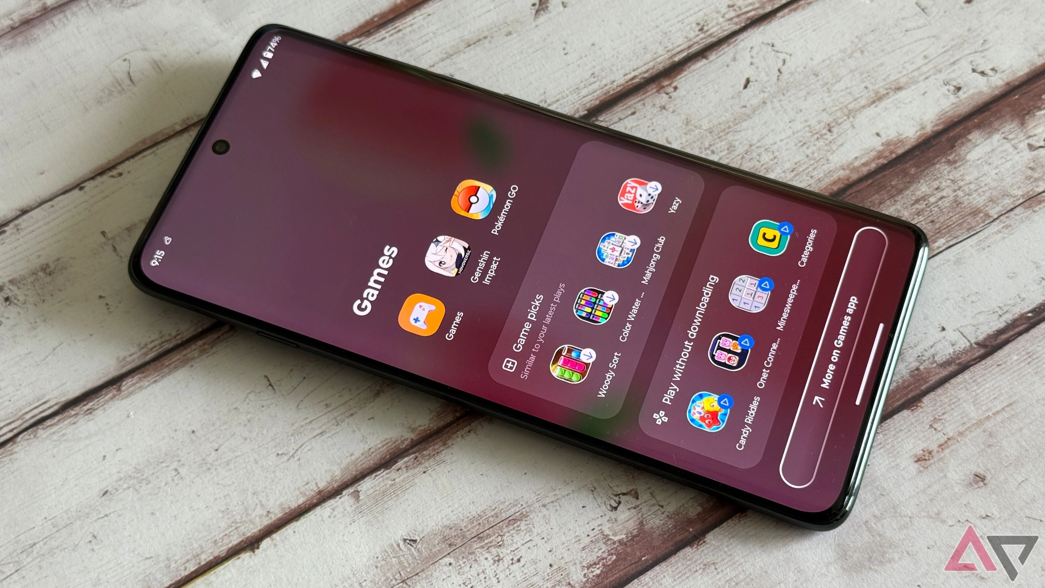Thư mục chứa bloatware (ứng dụng rác) trên Motorola Edge 2025
