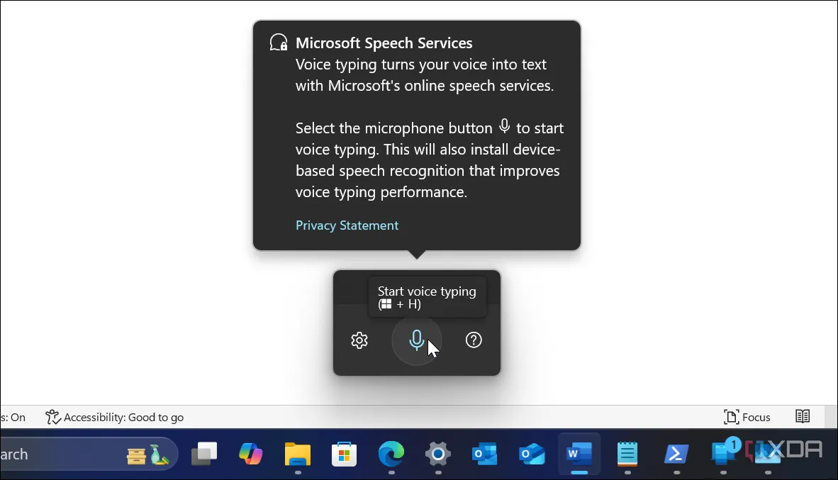 Ảnh chụp màn hình tính năng gõ văn bản bằng giọng nói (Voice Dictation) trong Windows 11 và Word giúp tiết kiệm thời gian