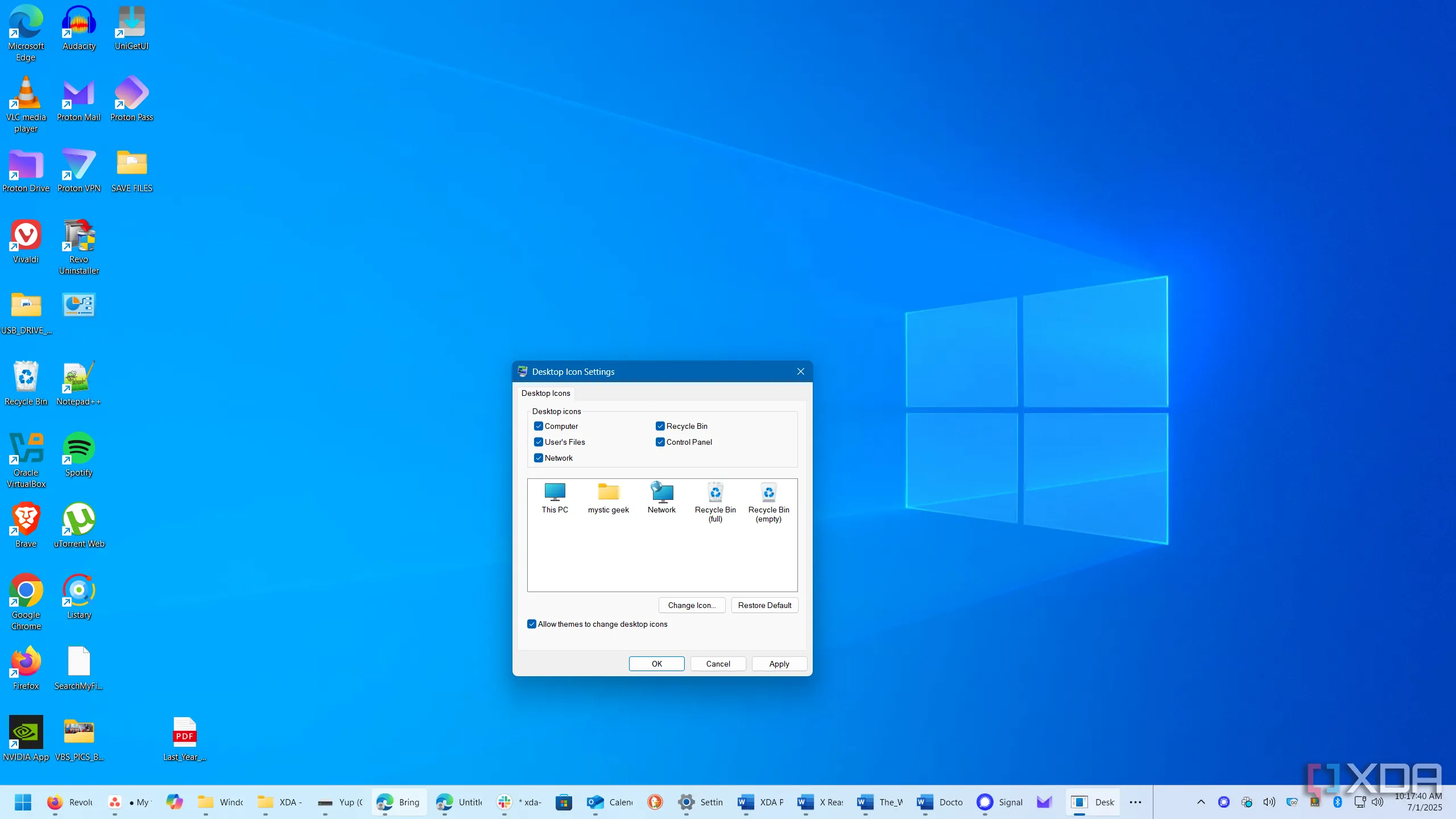 Cài đặt biểu tượng màn hình nền cổ điển như This PC và Control Panel trên Windows 11