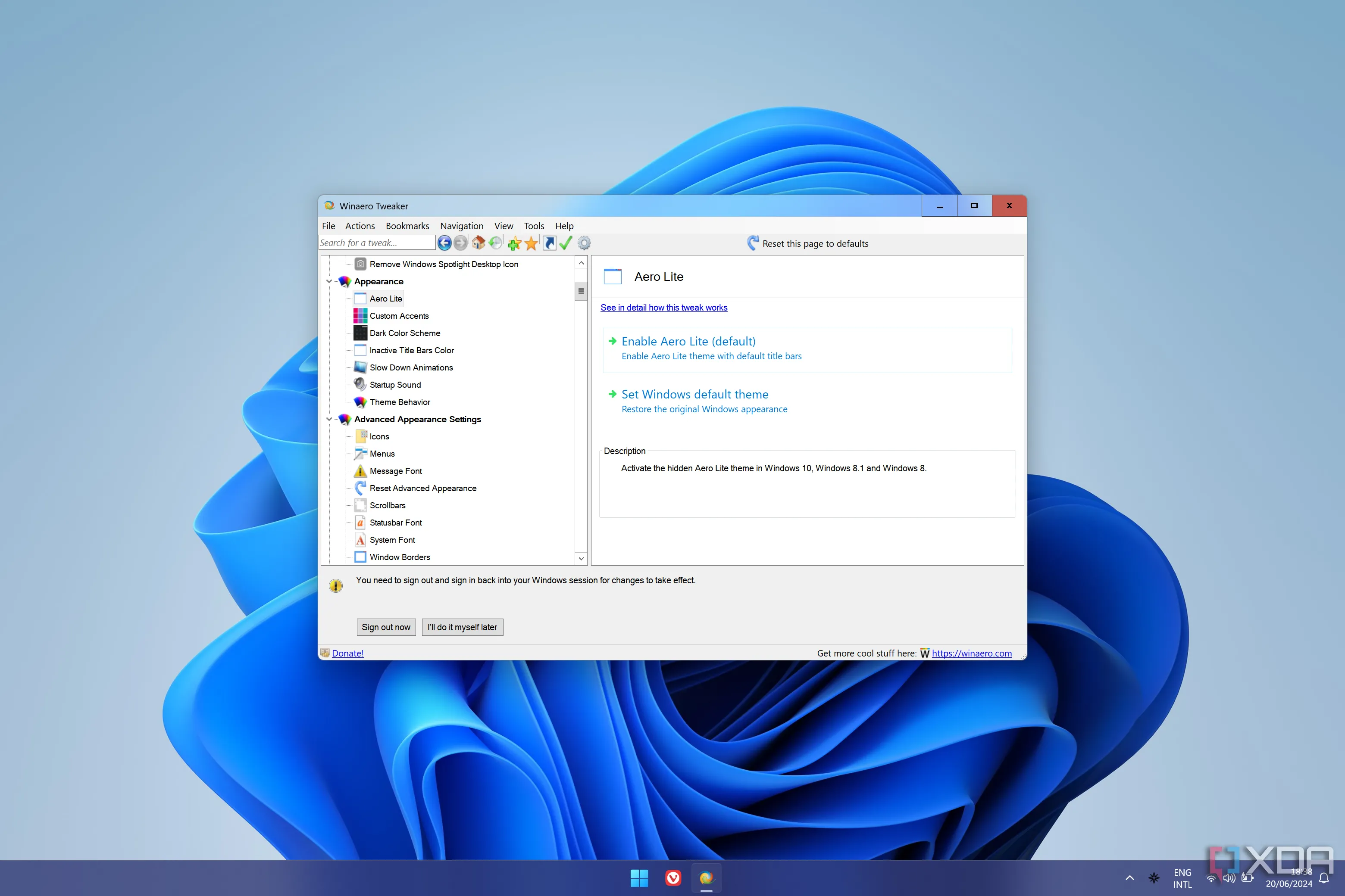 Cài đặt chủ đề Aero Lite trong WinAero Tweaker để thay đổi giao diện Windows 11
