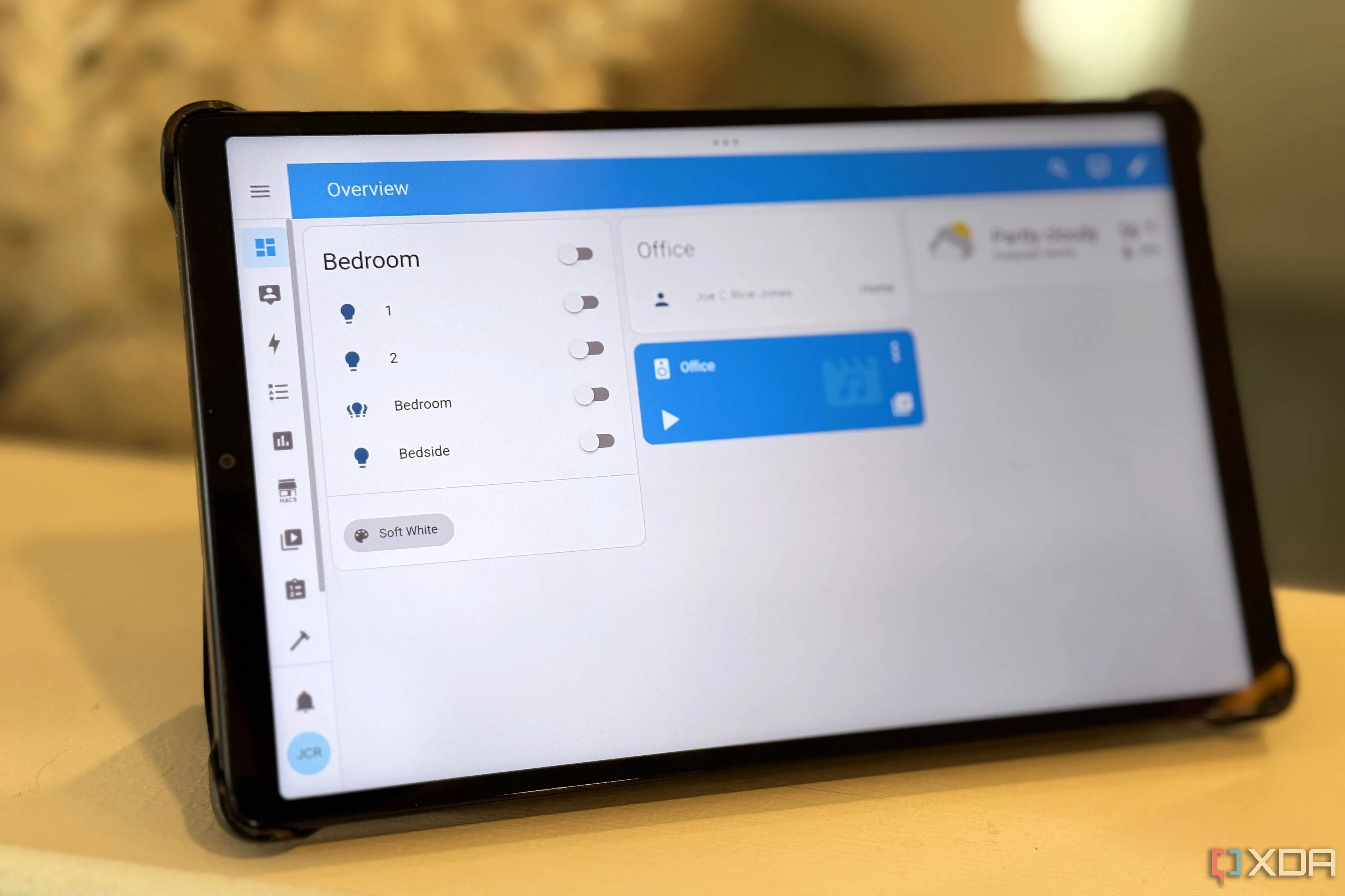 Giao diện Home Assistant được hiển thị qua ứng dụng Fully Kiosk