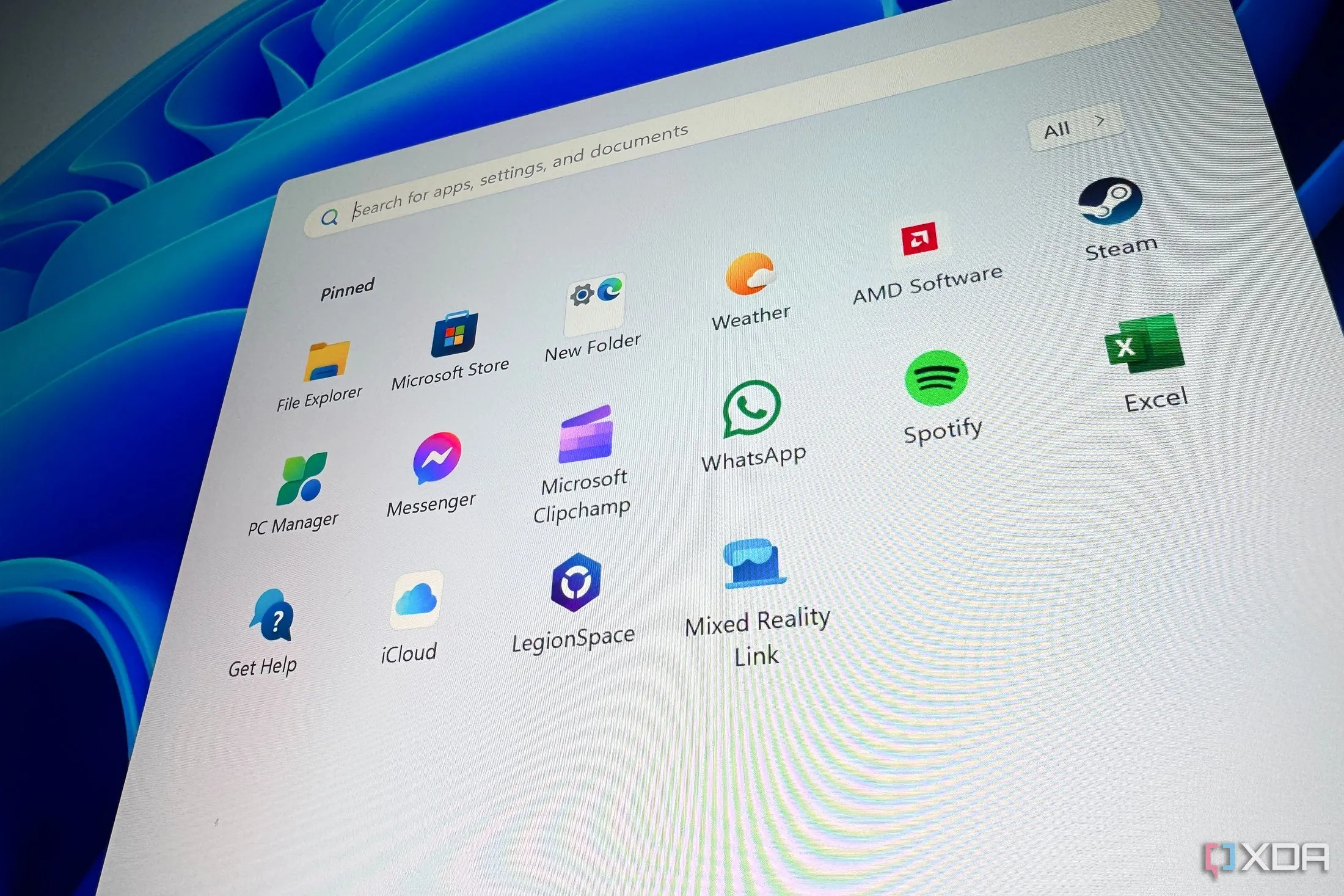 Giao diện Start Menu mặc định của Windows 11 hiển thị các ứng dụng đã cài đặt