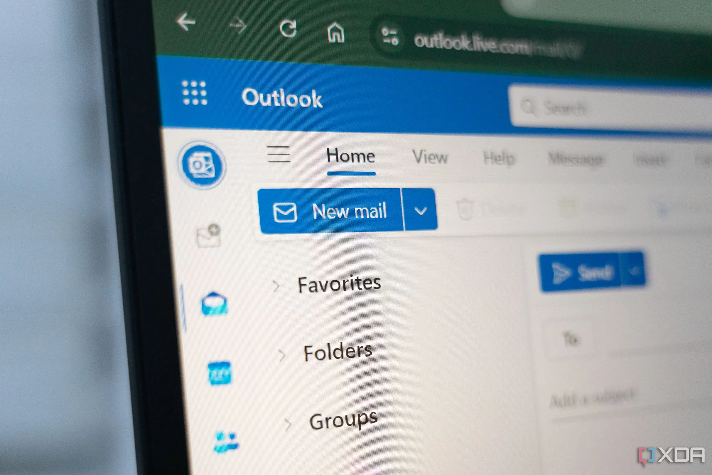 Giao diện ứng dụng Microsoft Outlook trên Windows