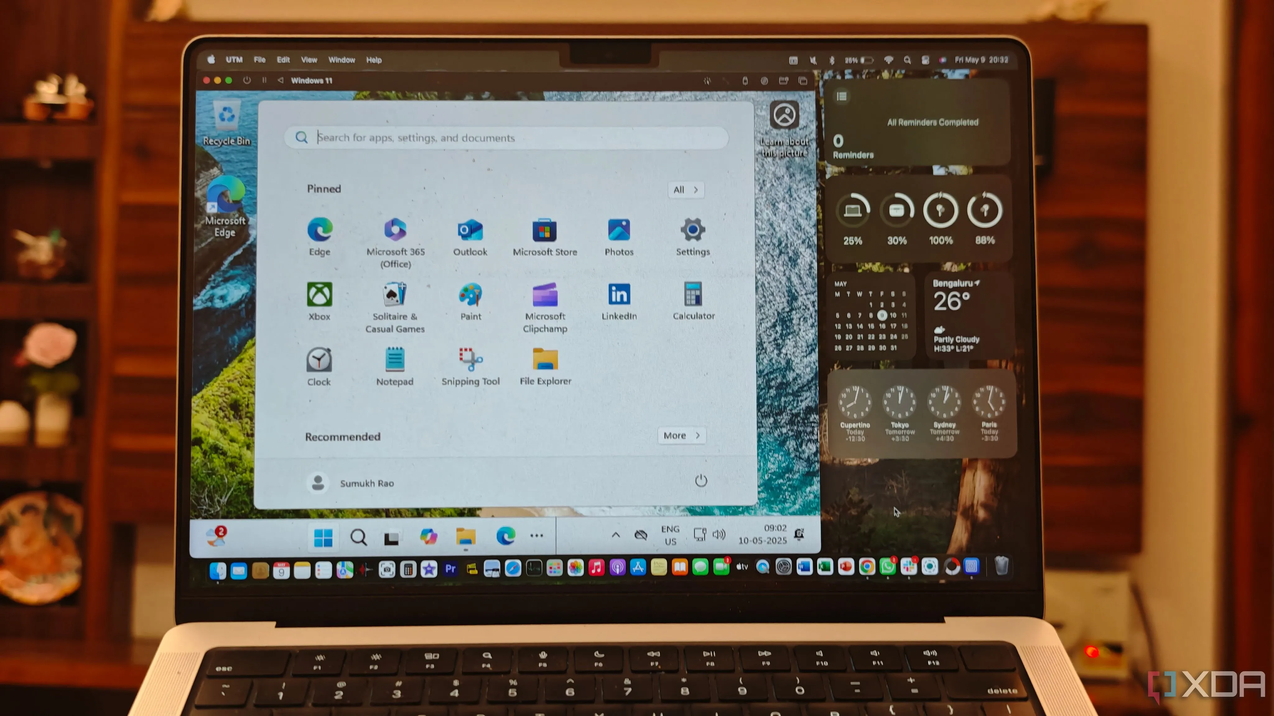 Giao diện UTM đang chạy trên máy Mac, hiển thị màn hình desktop của máy ảo