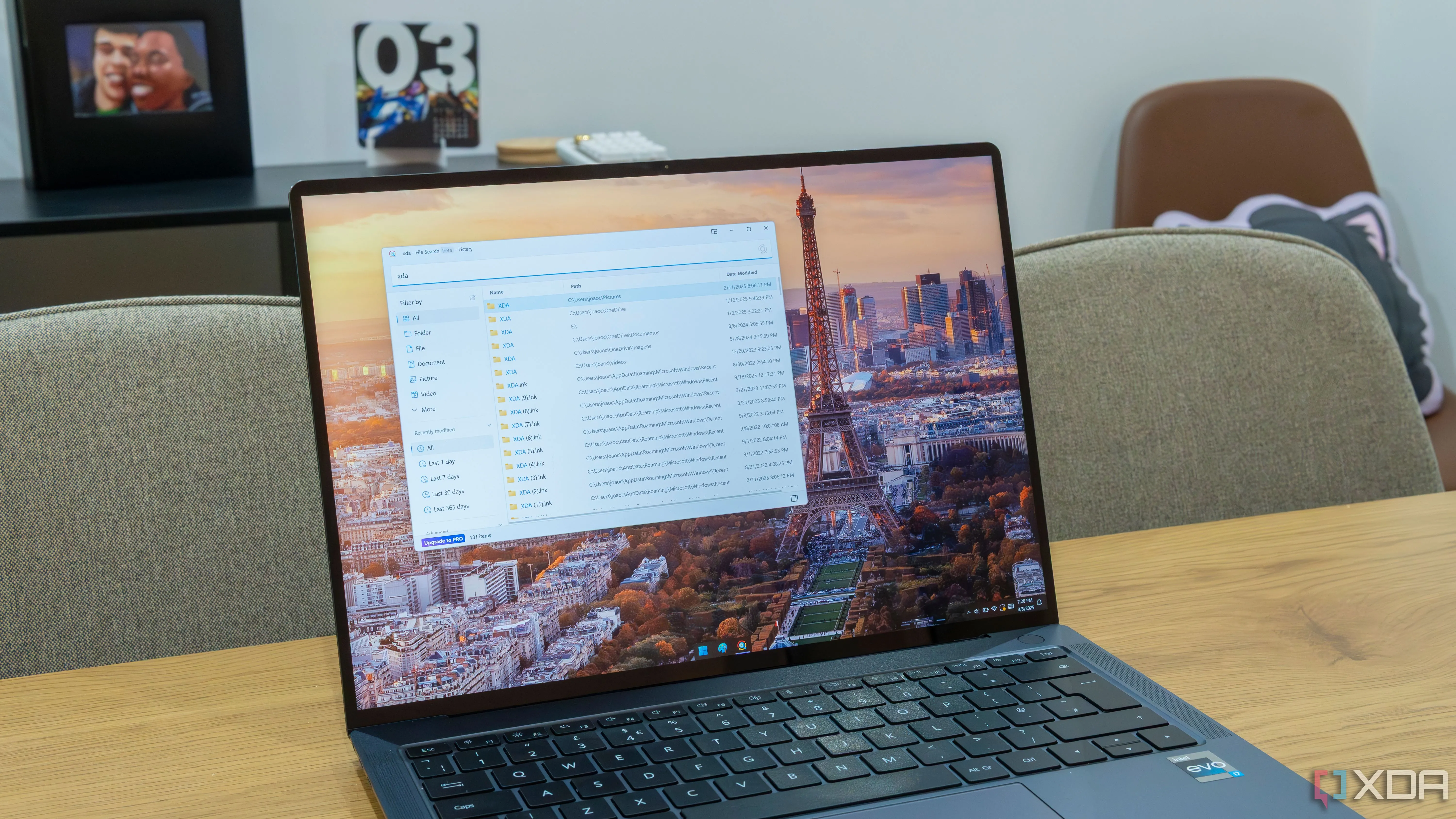Máy tính xách tay Windows 11 hiển thị kết quả tìm kiếm tập tin bằng Listary, minh họa khả năng tối ưu công việc