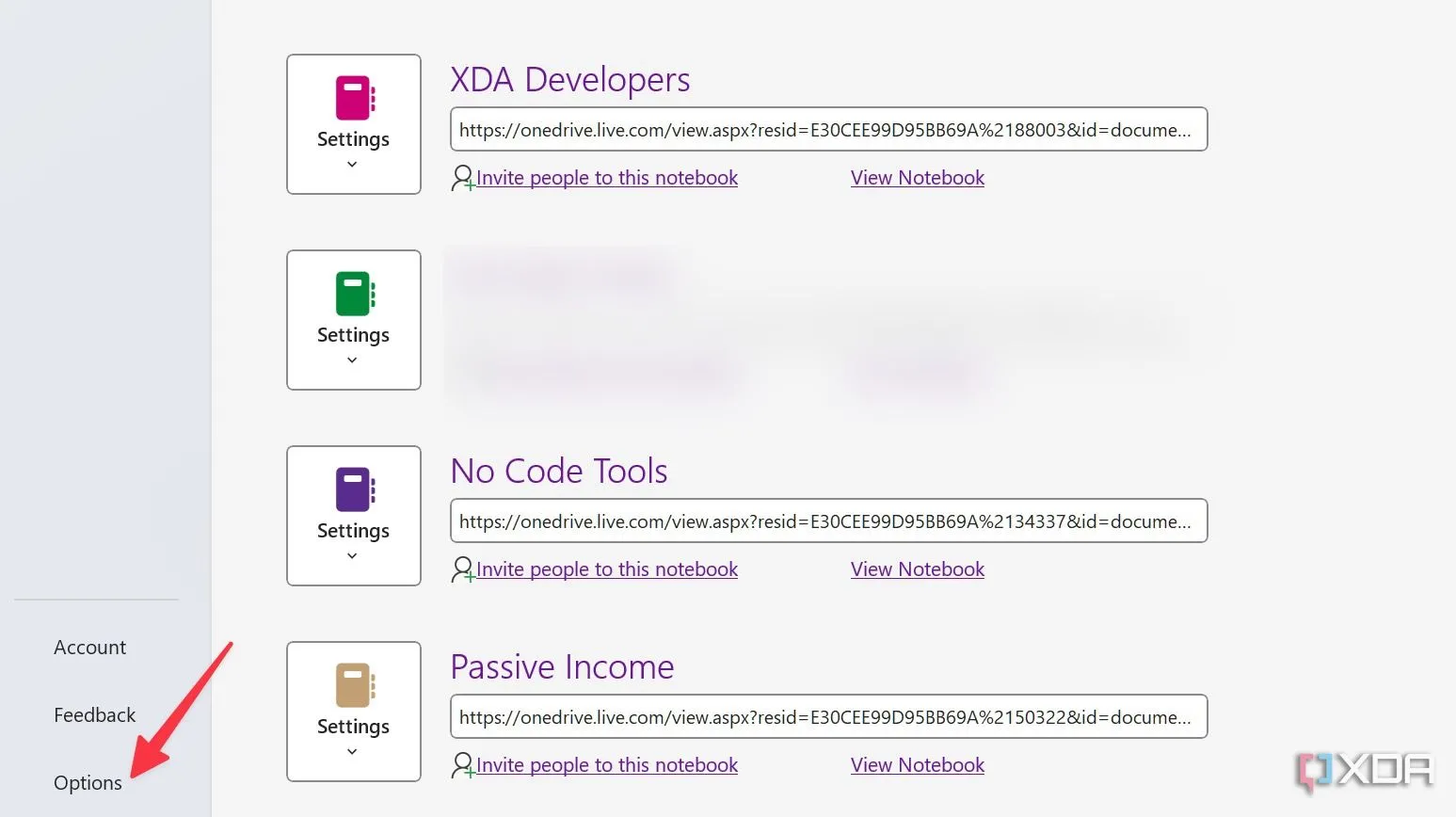 Menu Options (Tùy chọn) của OneNote được mở từ mục File để truy cập cài đặt nâng cao.
