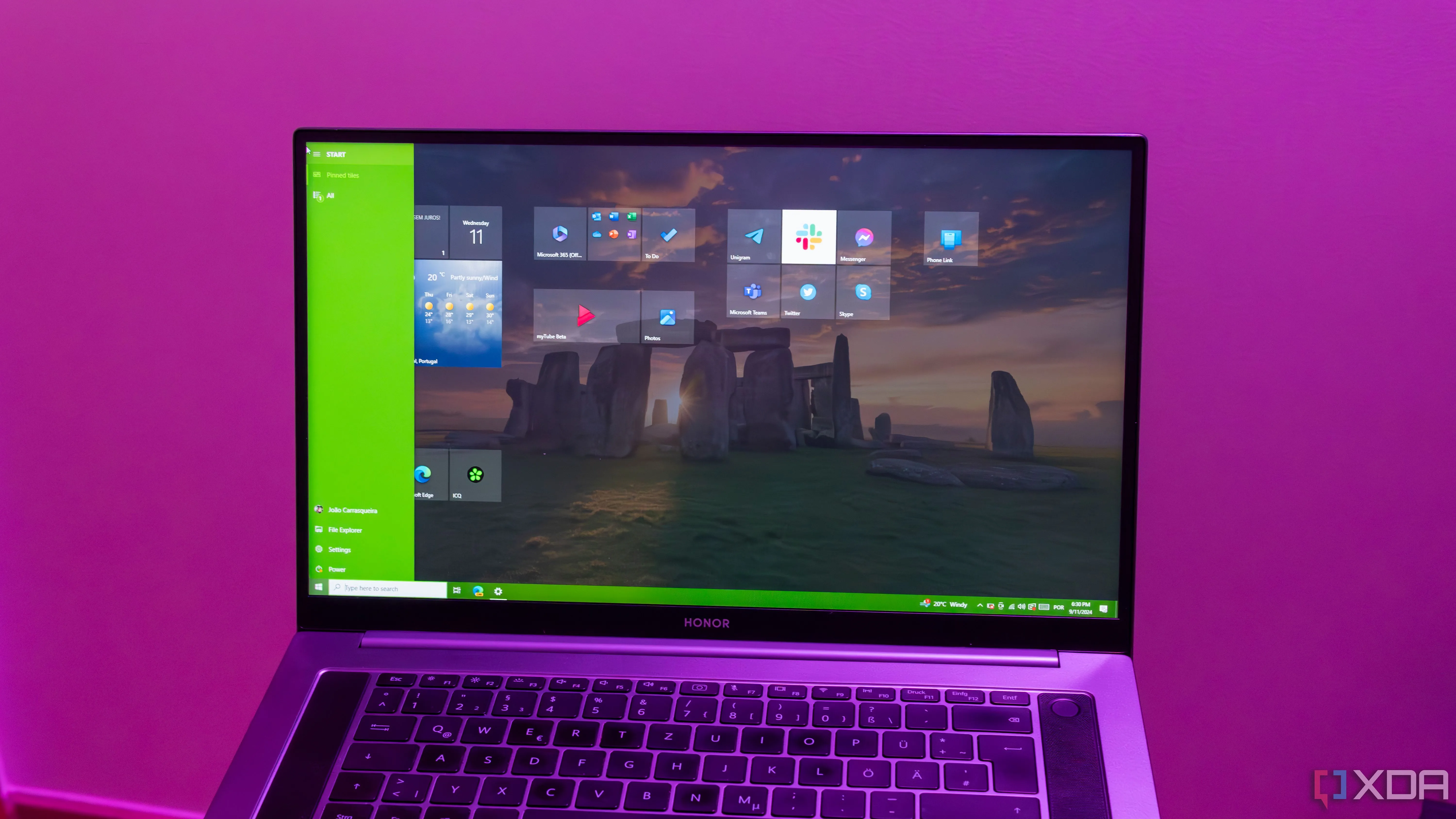 Menu Start toàn màn hình trên laptop chạy Windows 10