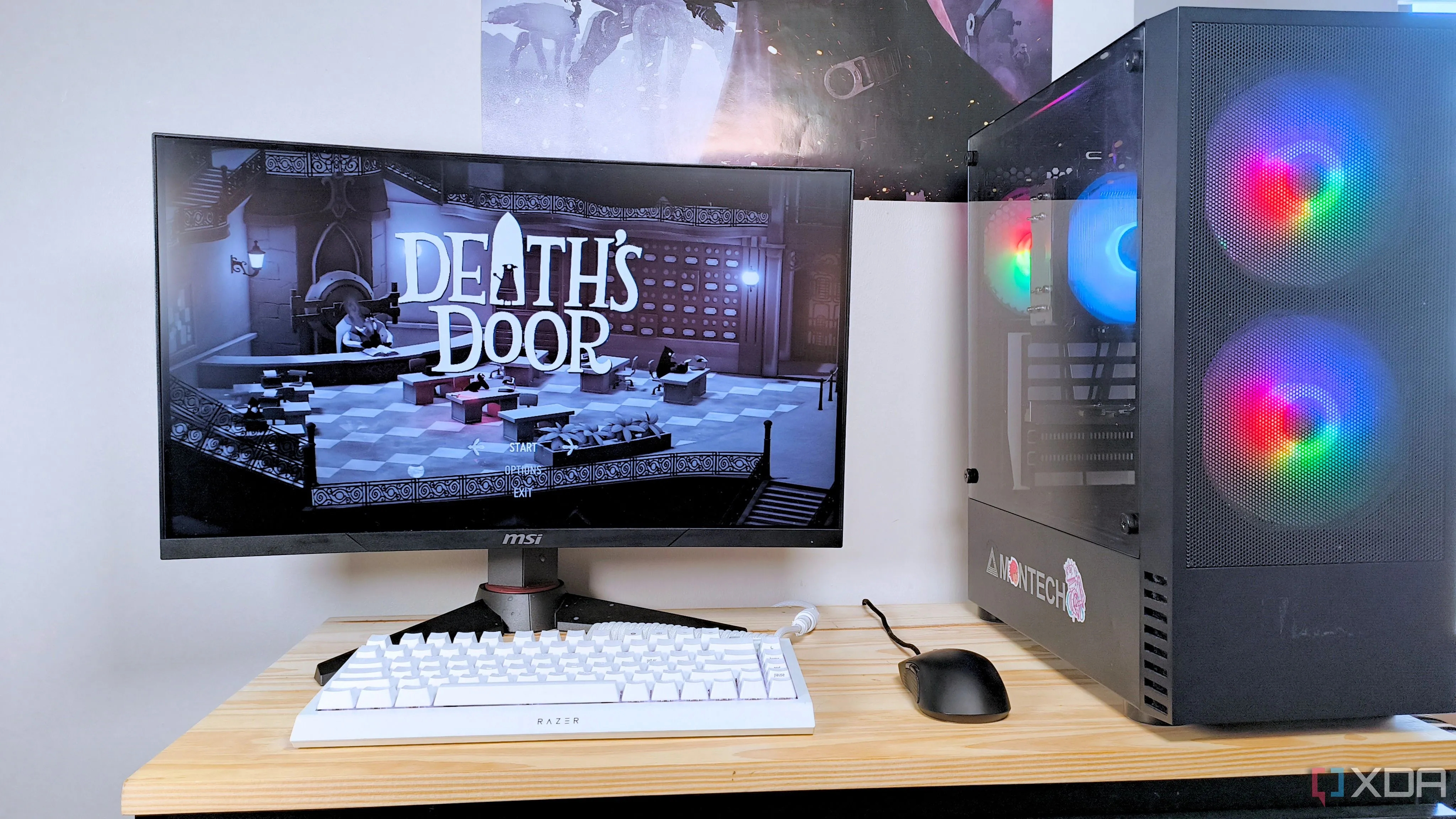 Một chiếc PC chơi game chạy SteamOS đang hiển thị trò chơi Death's Door, minh chứng cho khả năng chơi game mượt mà trên hệ điều hành Linux.