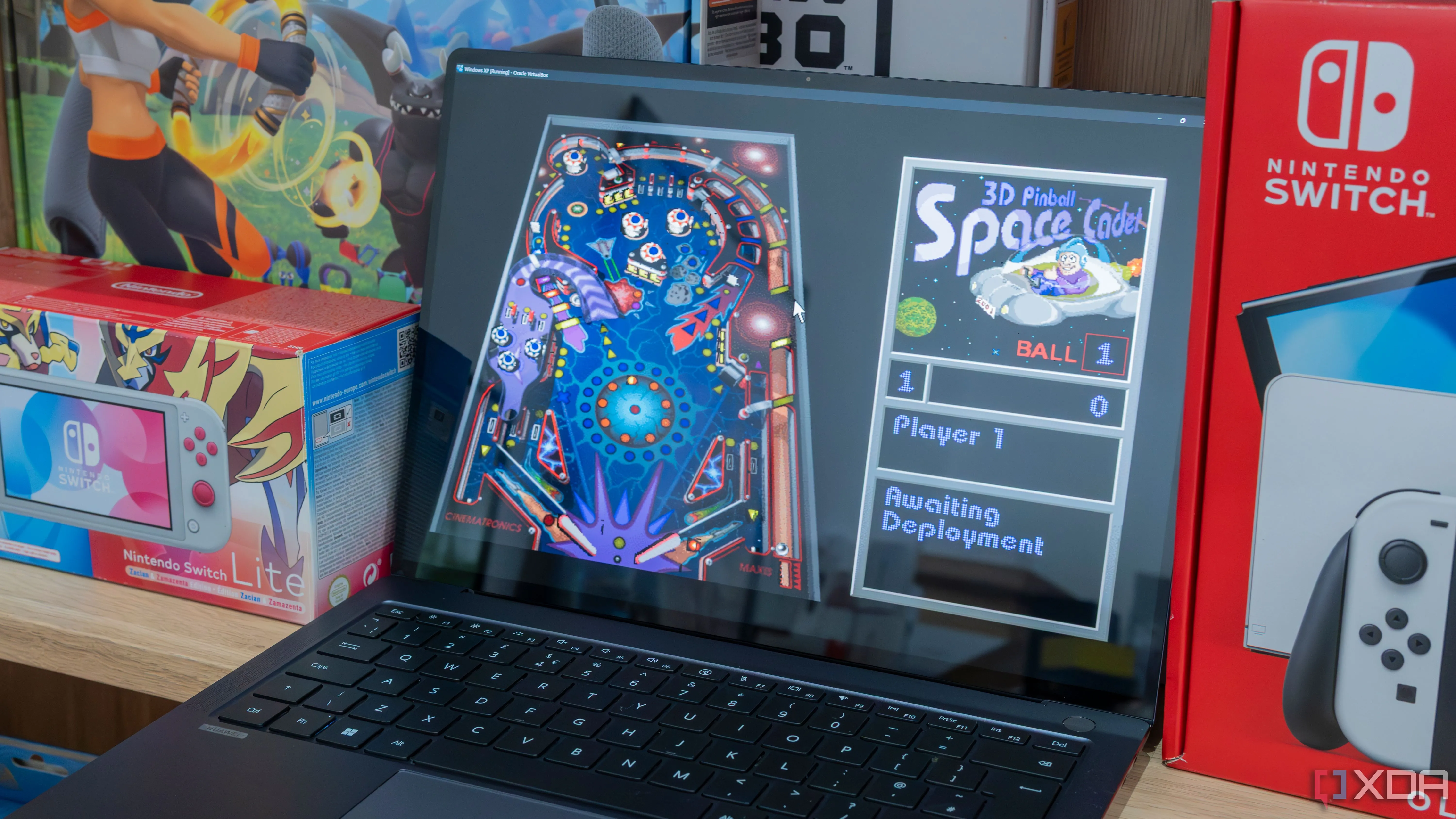 Người dùng đang chơi game 3D Pinball Space Cadet trên bản tái tạo Windows XP chạy trình duyệt.