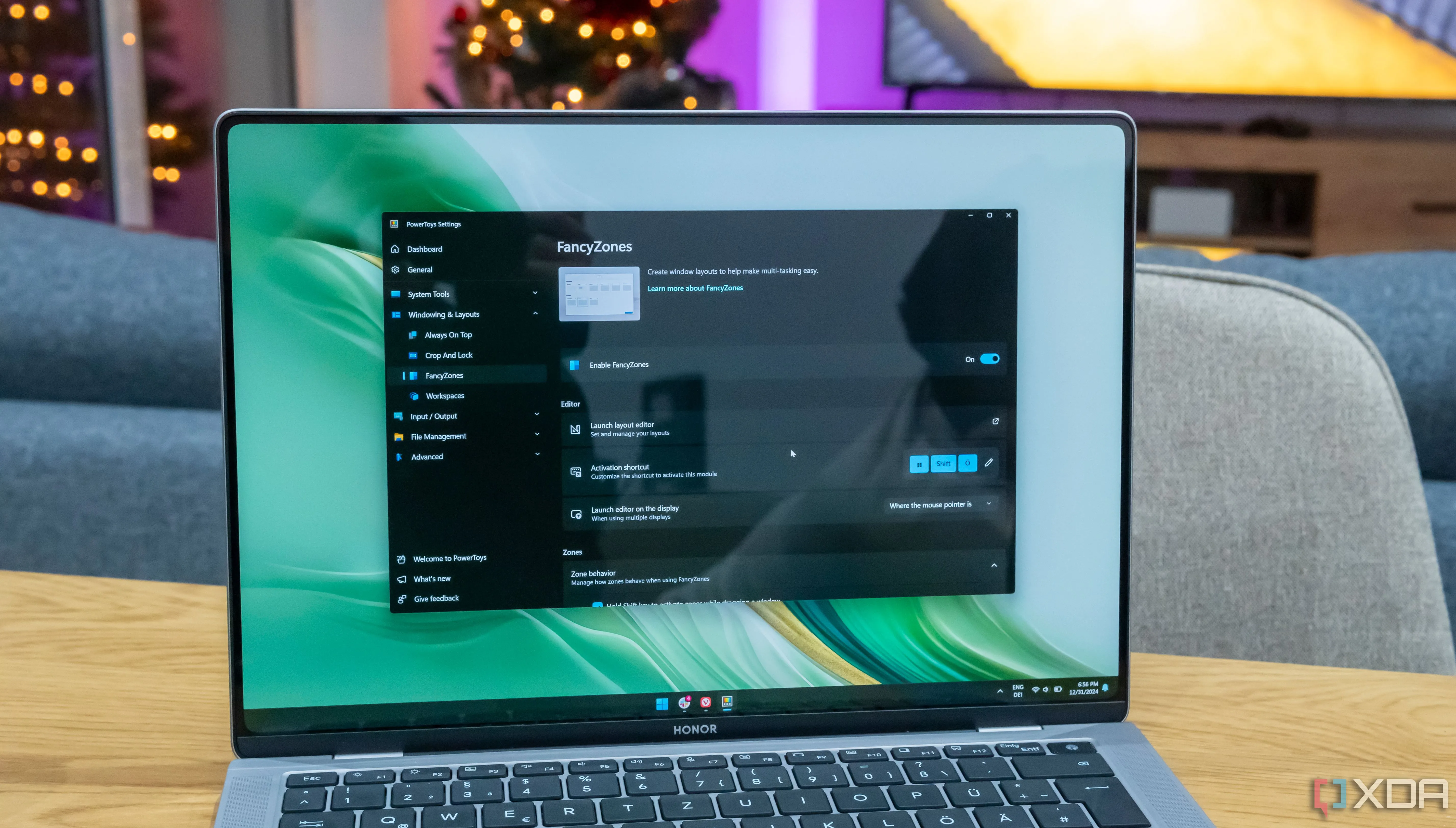 PowerToys đang chạy trên laptop Windows 11 với giao diện FancyZones