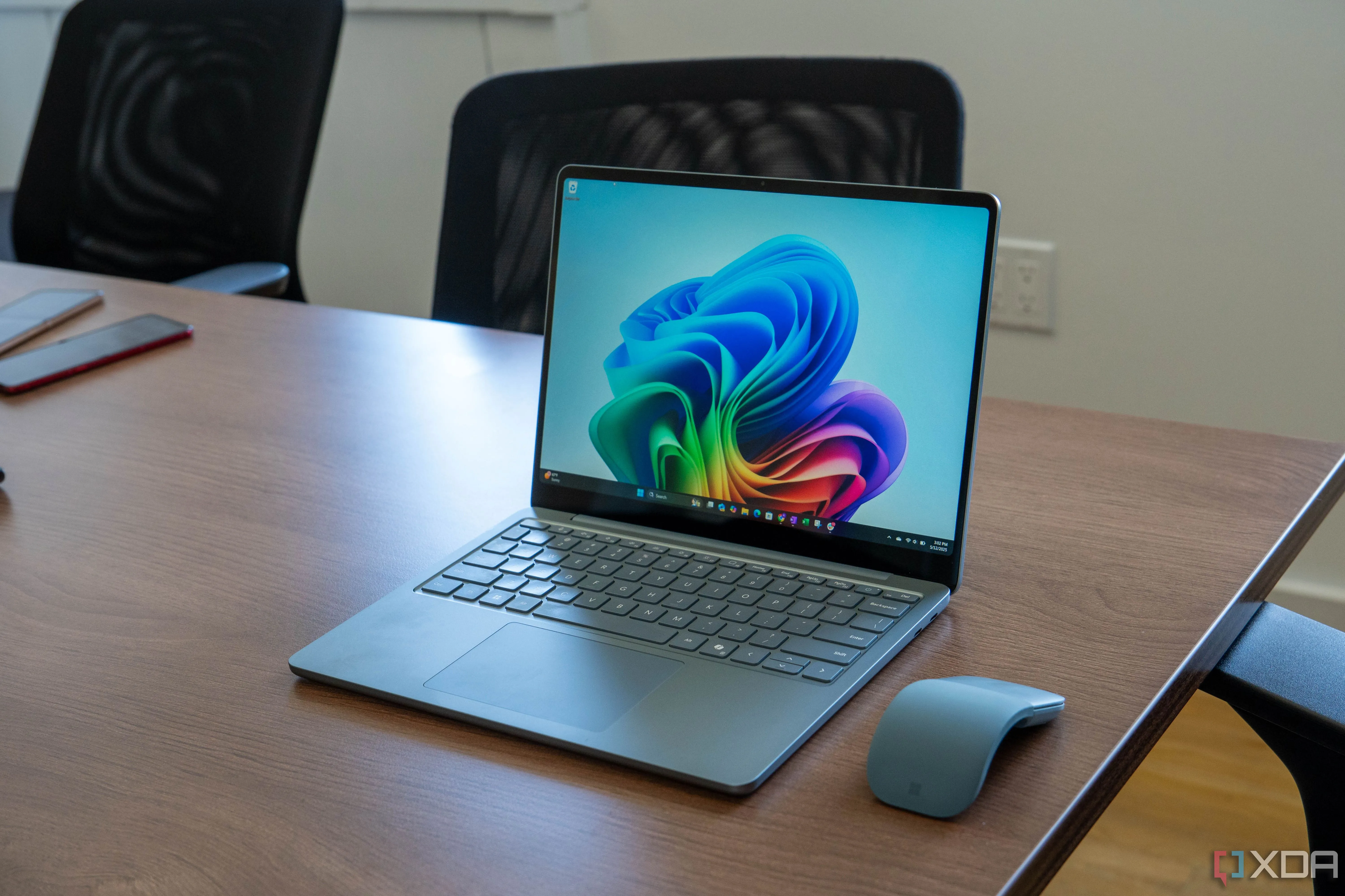 Surface Laptop 13 inch kém hấp dẫn với thiết kế tổng thể không có gì nổi bật