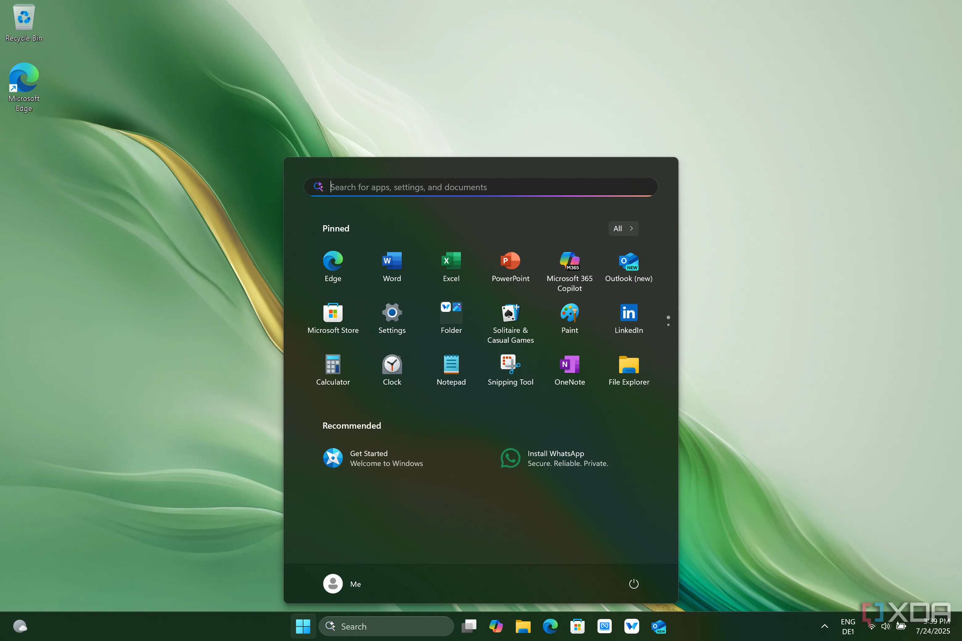 Ảnh chụp màn hình desktop Windows 11 của một tài khoản mới được tạo ở EU hiển thị Start menu