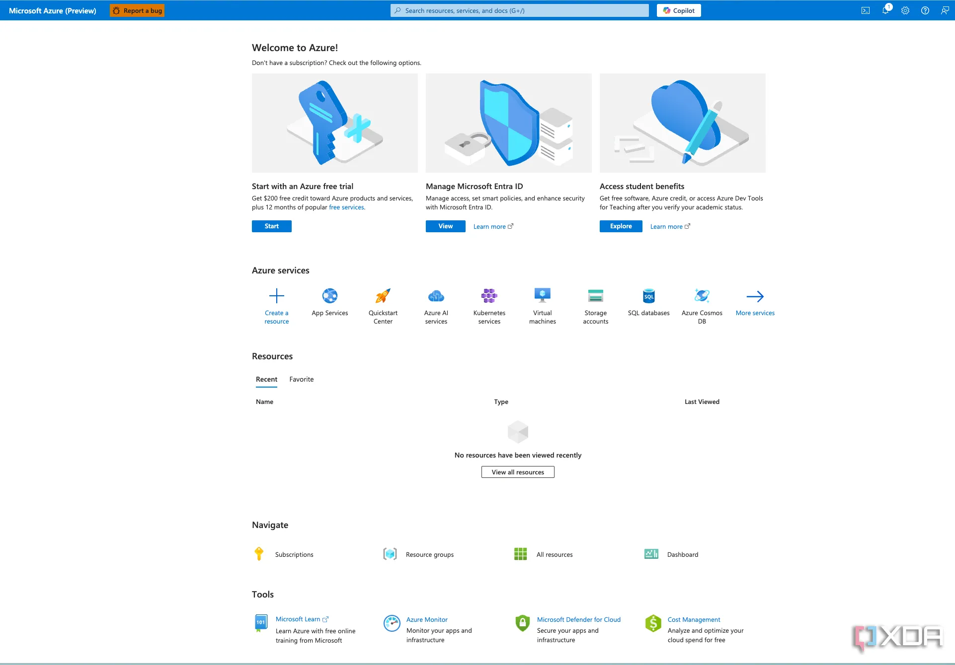 Biểu tượng các dịch vụ Microsoft Azure trên nền đám mây, thể hiện sự đa dạng của nền tảng điện toán đám mây hàng đầu
