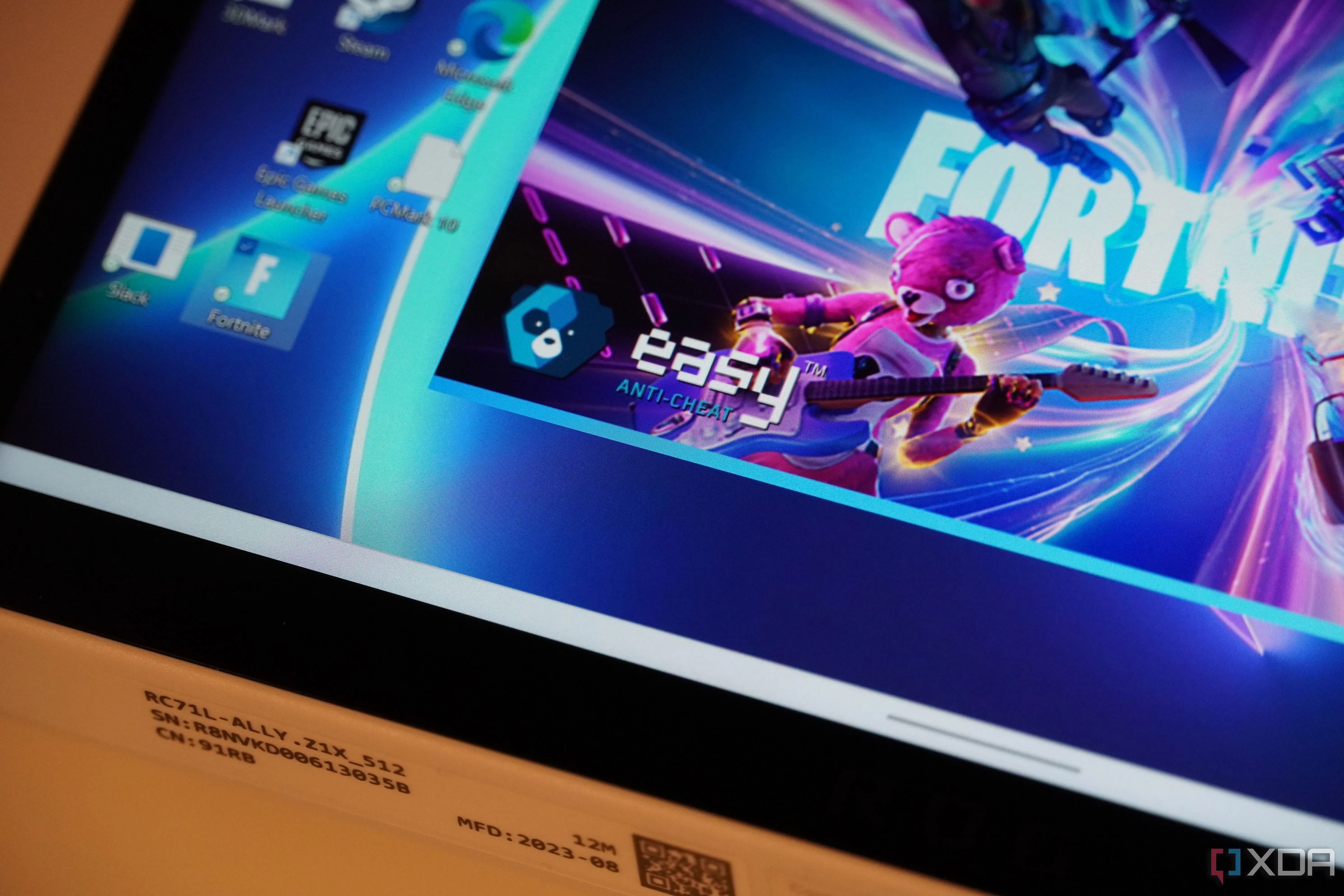 Biểu tượng Epic Easy Anti-Cheat hiển thị trên thiết bị ROG Ally, nhấn mạnh thách thức lớn của phần mềm chống gian lận trong game Linux