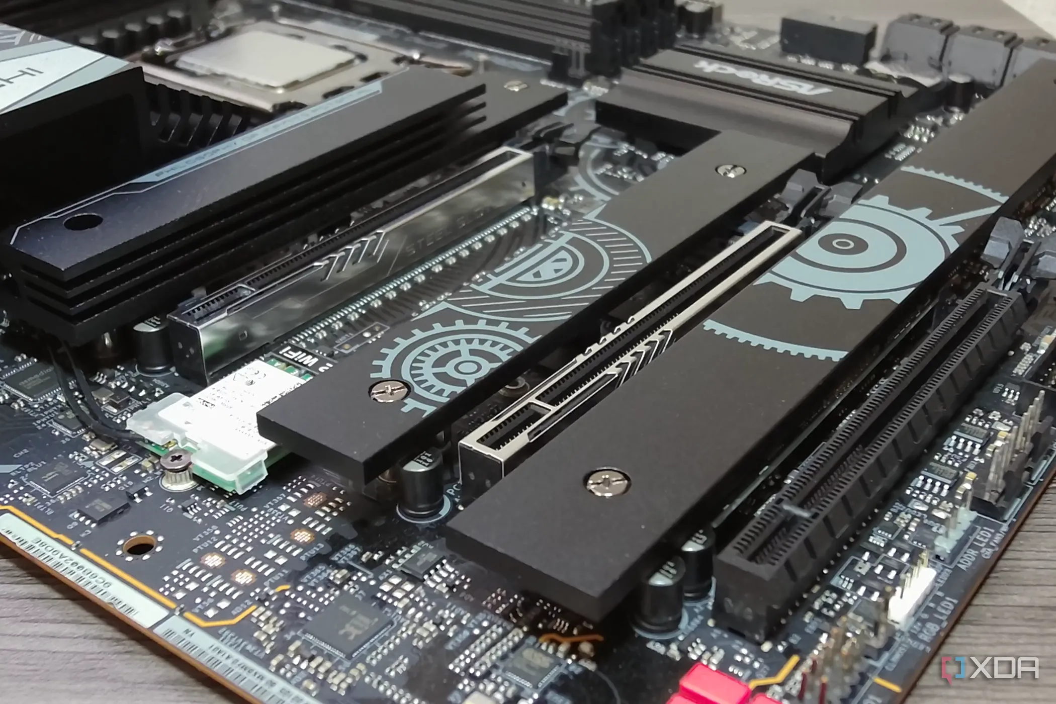 Bo mạch chủ ASRock với các tản nhiệt M.2, linh kiện quan trọng cho PC gaming