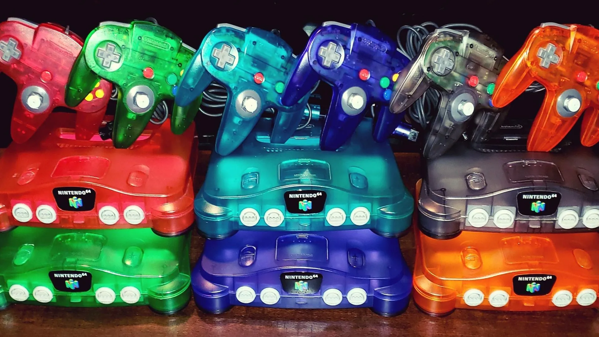 Bộ sưu tập các mẫu máy chơi game Nintendo 64 với nhiều màu sắc và kiểu dáng khác nhau