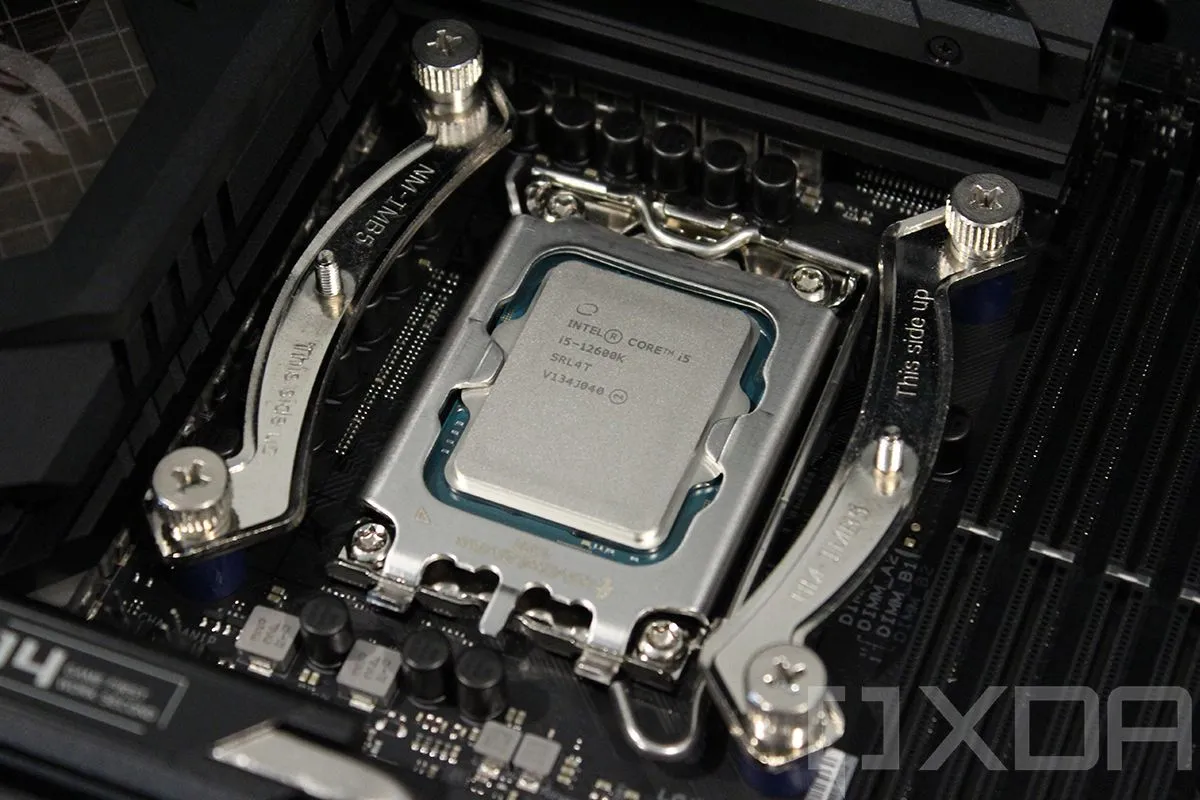 Bộ xử lý Intel Core thế hệ 12 trên socket LGA 1700