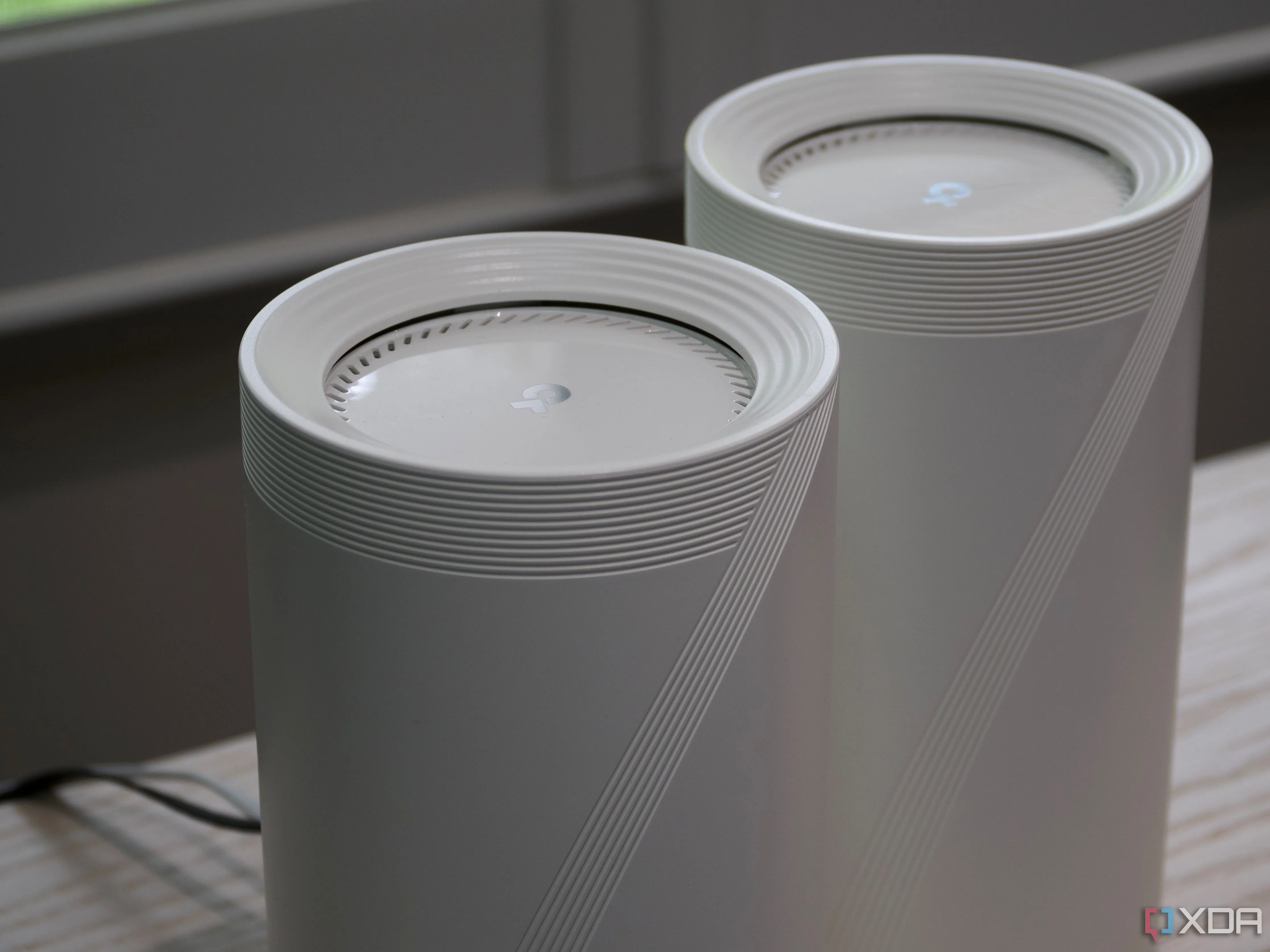 Các node thuộc hệ thống Mesh Wi-Fi TP-Link Deco BE85 từ góc nhìn phía trên