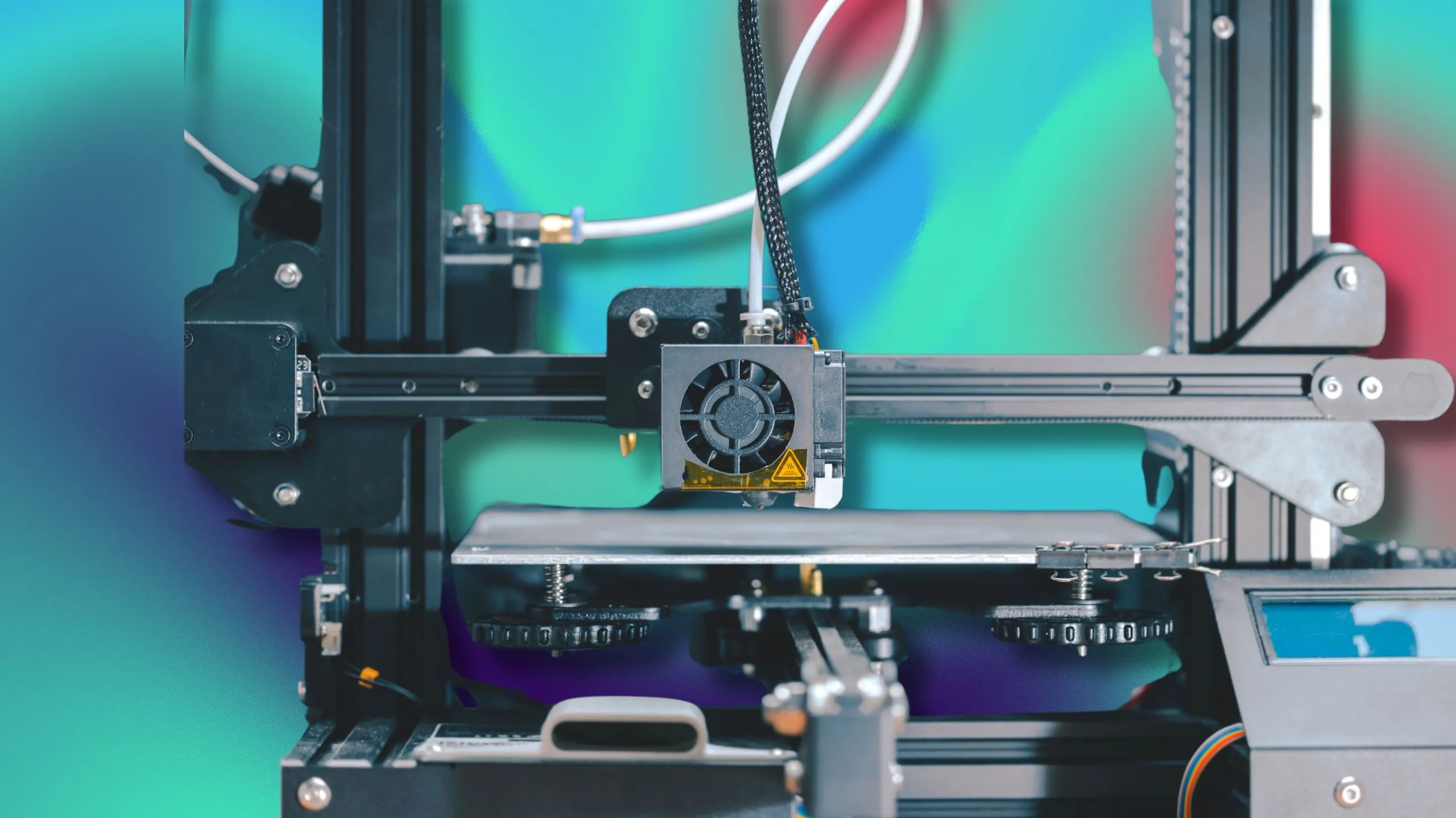 Các phụ kiện công nghệ và vật dụng gia đình được in 3D tự chế để tối ưu không gian