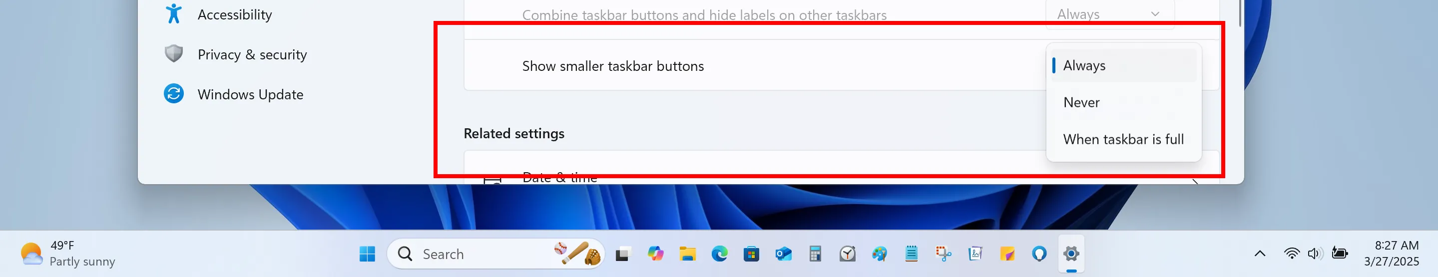 Cài đặt 'Taskbar behaviors' trong Windows 11 hiển thị tùy chọn 'Taskbar icon scaling' với các lựa chọn: Luôn luôn, Không bao giờ, và Khi thanh tác vụ đầy.