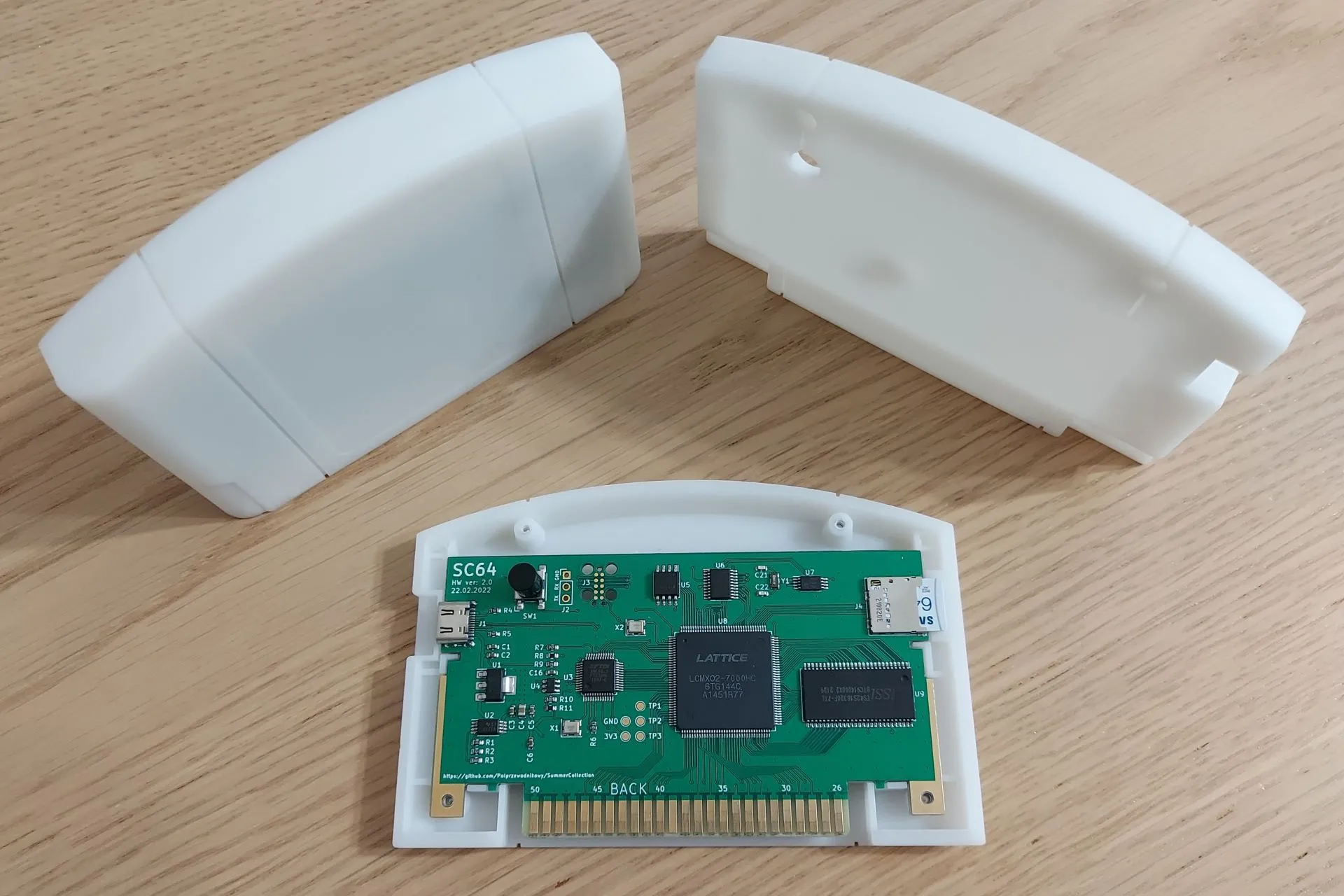 Cận cảnh cấu tạo của Flash Cart SummerCart64 dành cho Nintendo 64