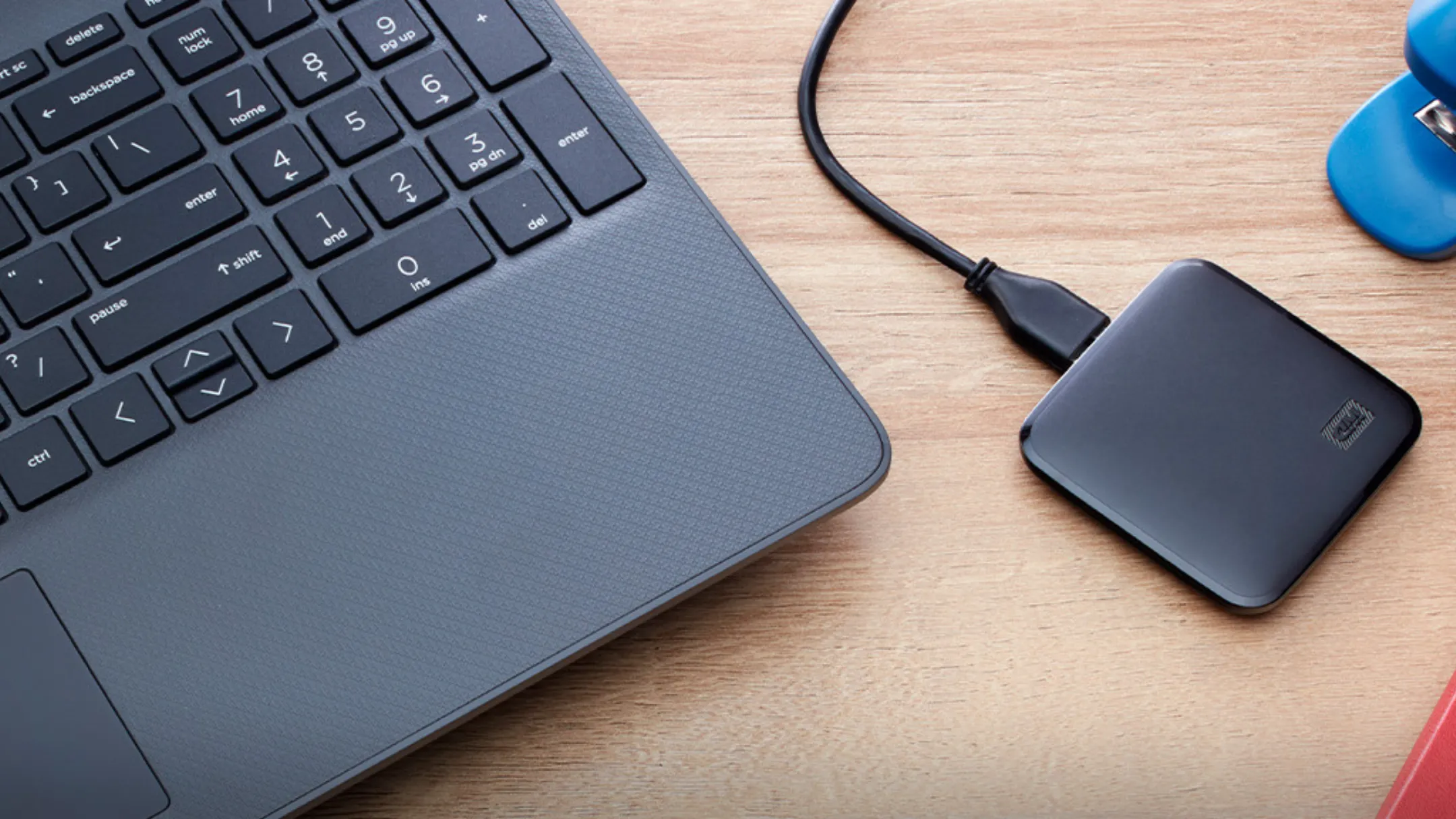 Cận cảnh thiết kế nhỏ gọn của SSD Western Digital Elements SE 2TB