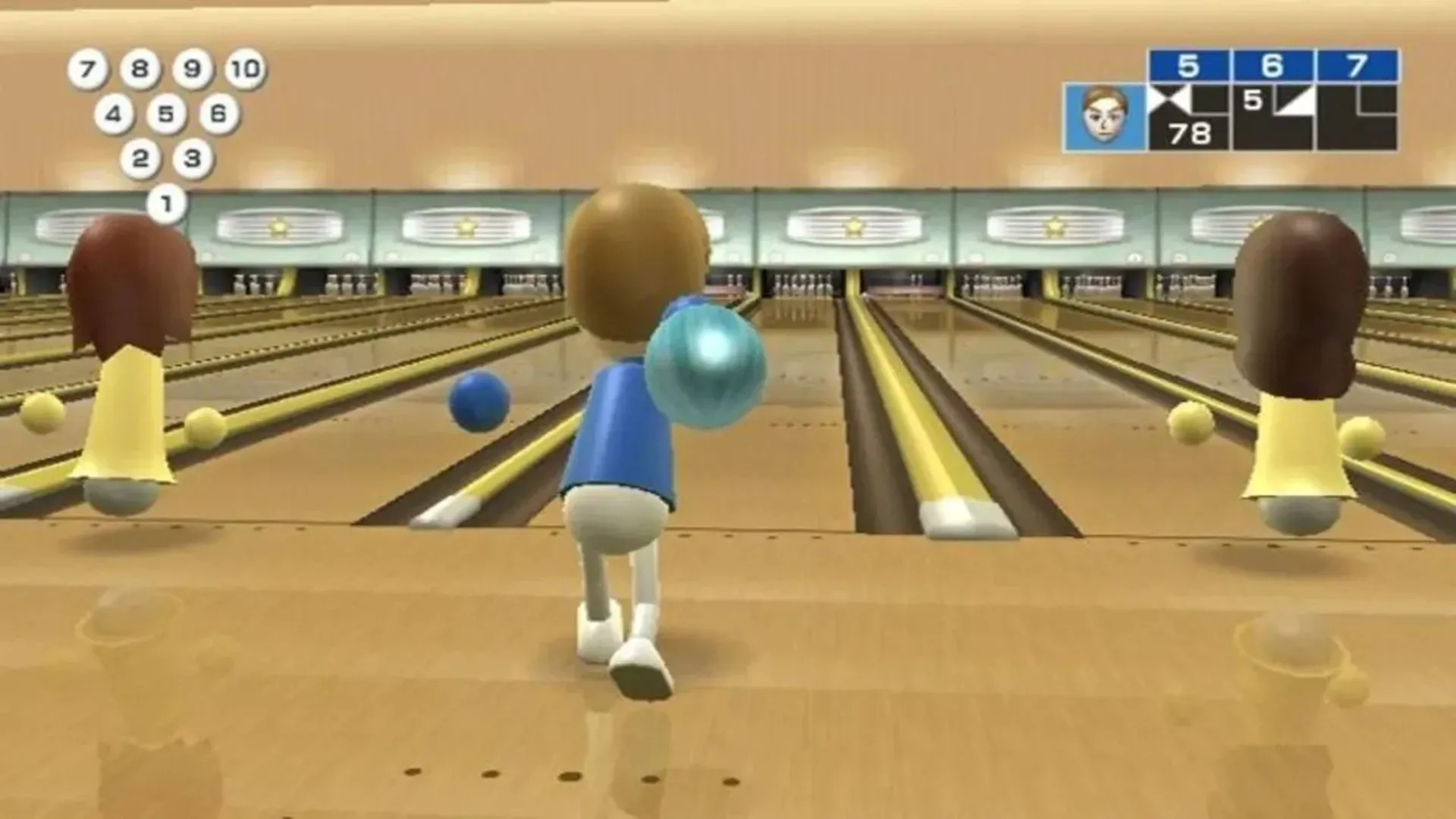 Cảnh chơi bowling trong game Wii Sports, mô tả chuyển động thực tế