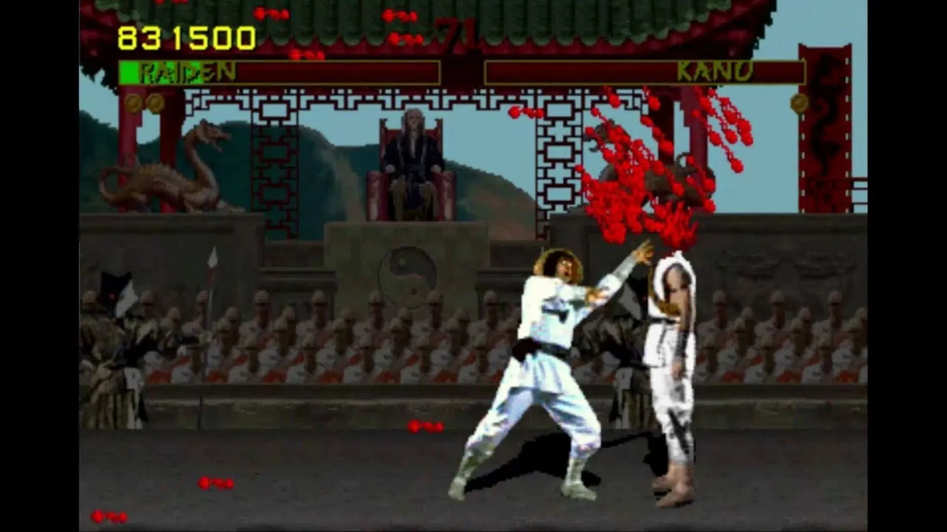 Cảnh Fatality nổi tiếng trong tựa game đối kháng bạo lực Mortal Kombat