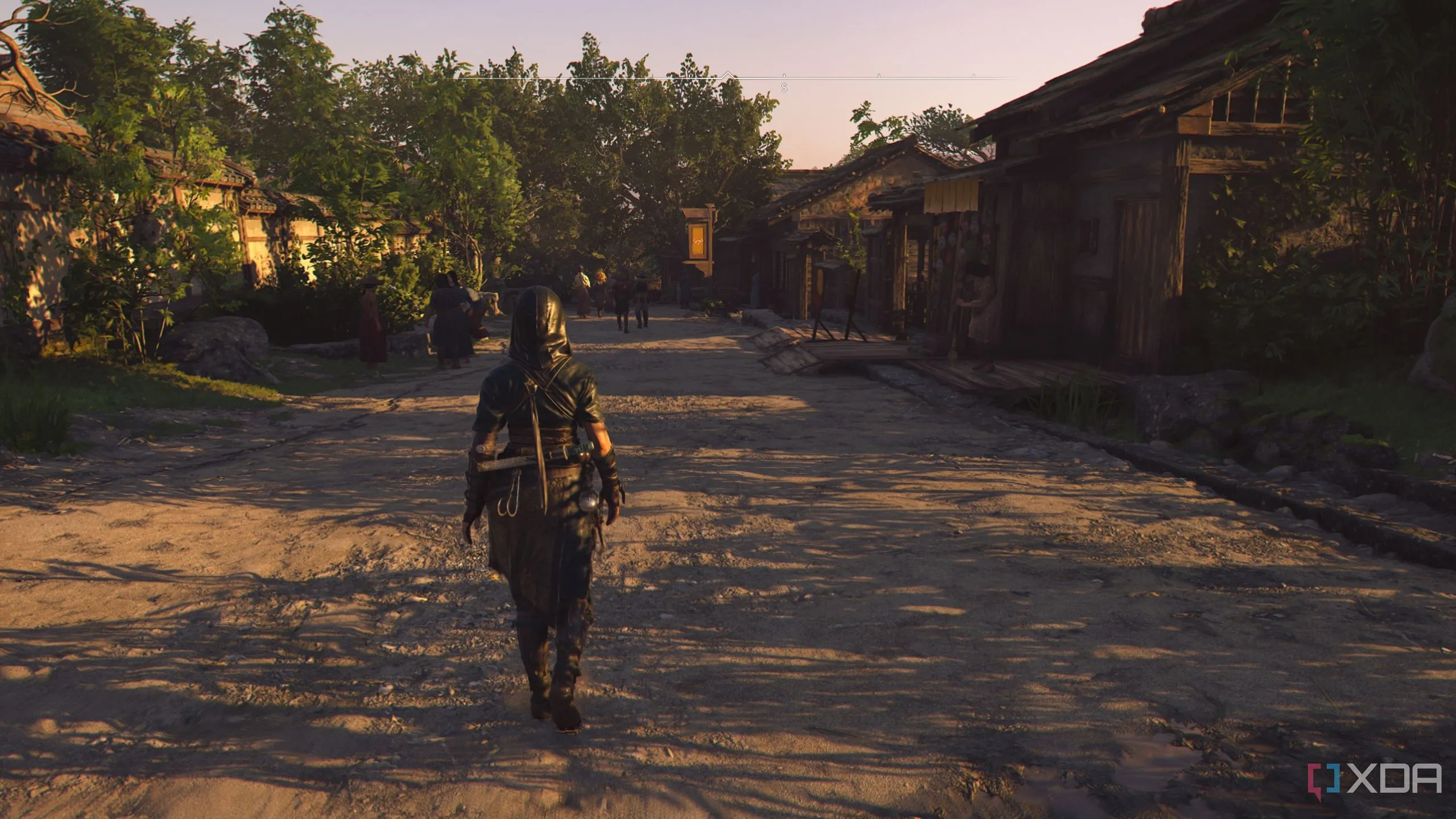 Cảnh Naoe trong mưa lớn, thể hiện hiệu ứng ánh sáng và vật liệu chân thực trong Assassin's Creed Shadows.