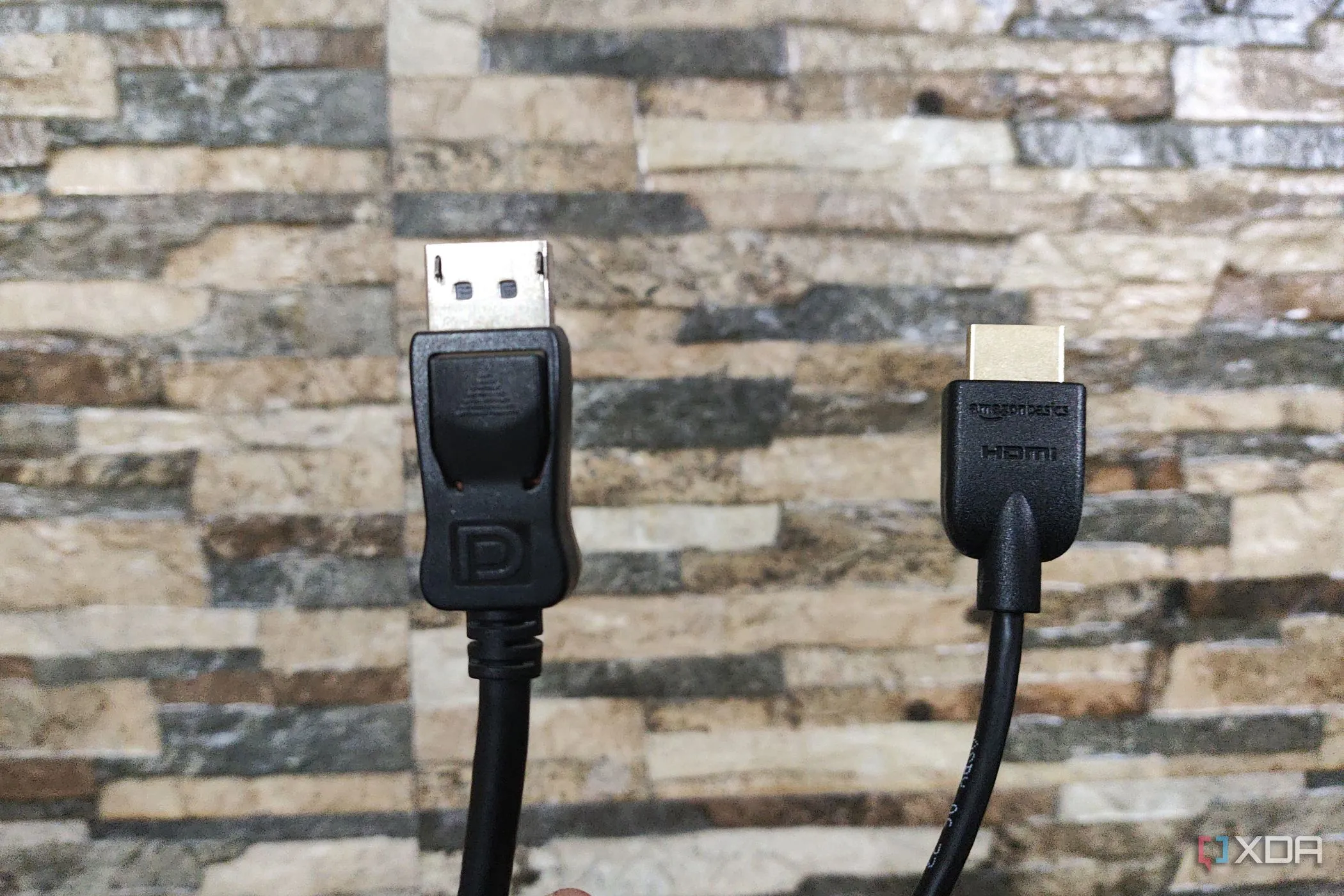 Cáp DisplayPort và cáp HDMI - hai chuẩn kết nối màn hình phổ biến