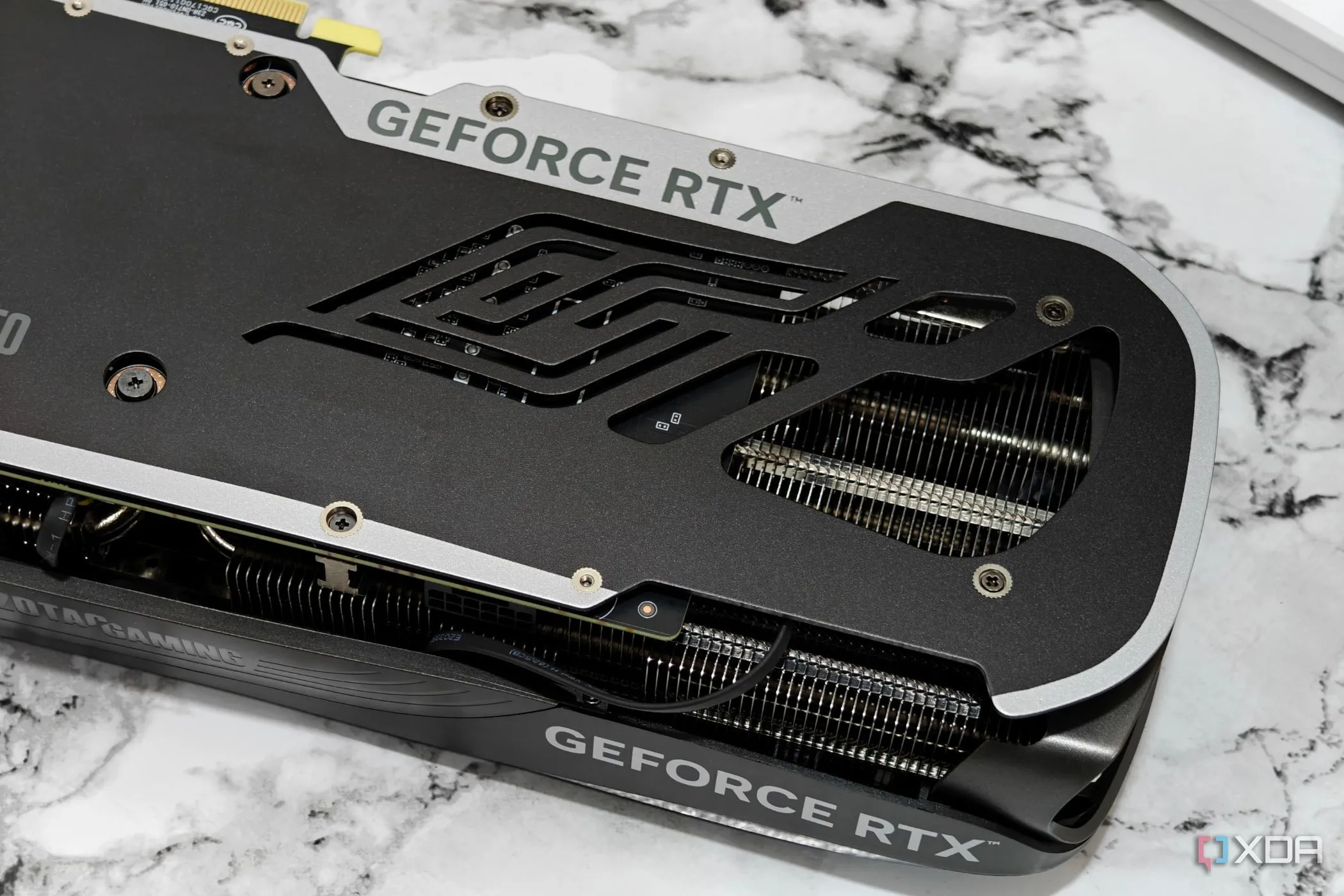 Card đồ họa Zotac Gaming GeForce RTX 4070 Super Trinity Black Edition với tản nhiệt