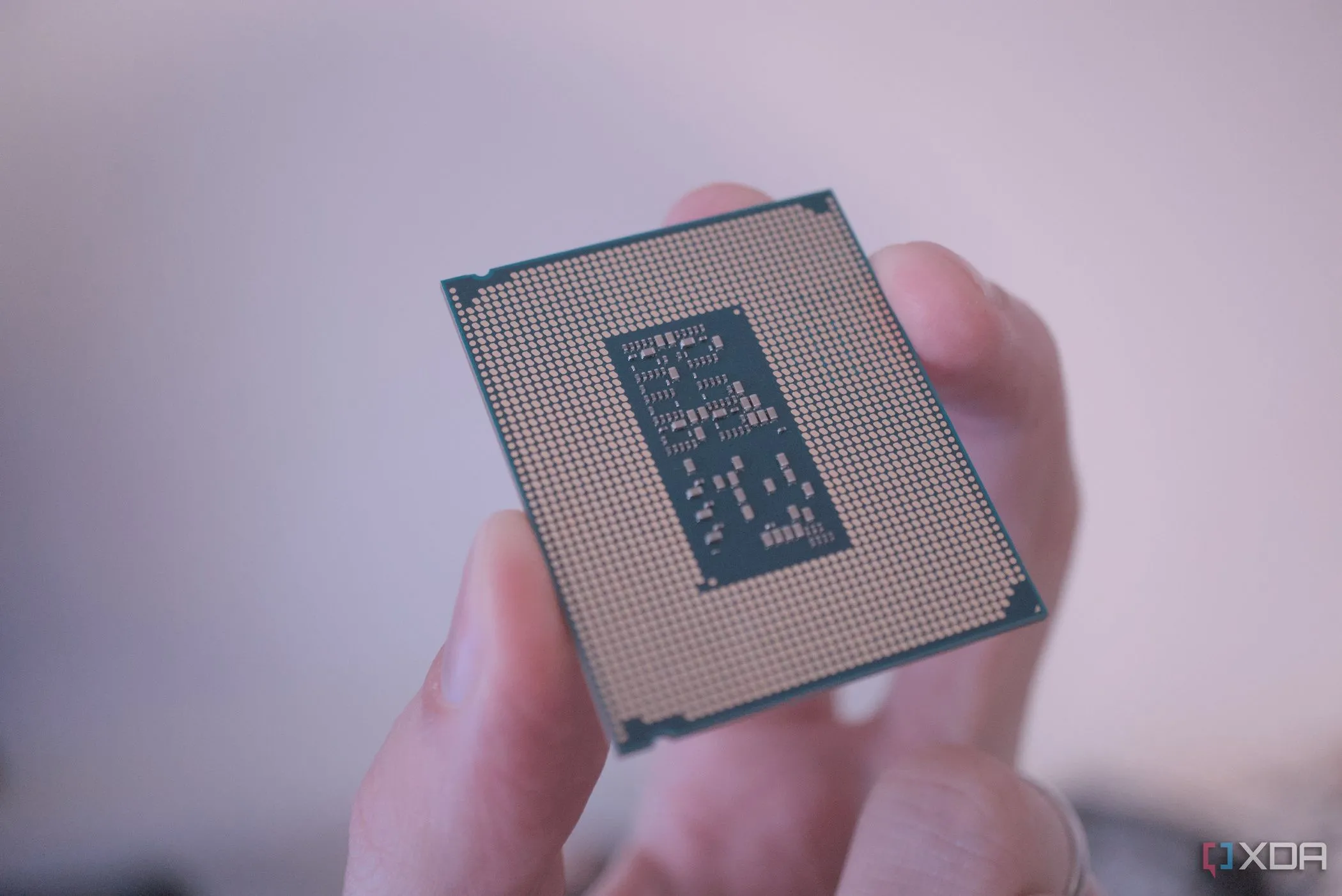 Chip Intel Core Ultra 7 265K, một trong những CPU Arrow Lake thế hệ mới của Intel.