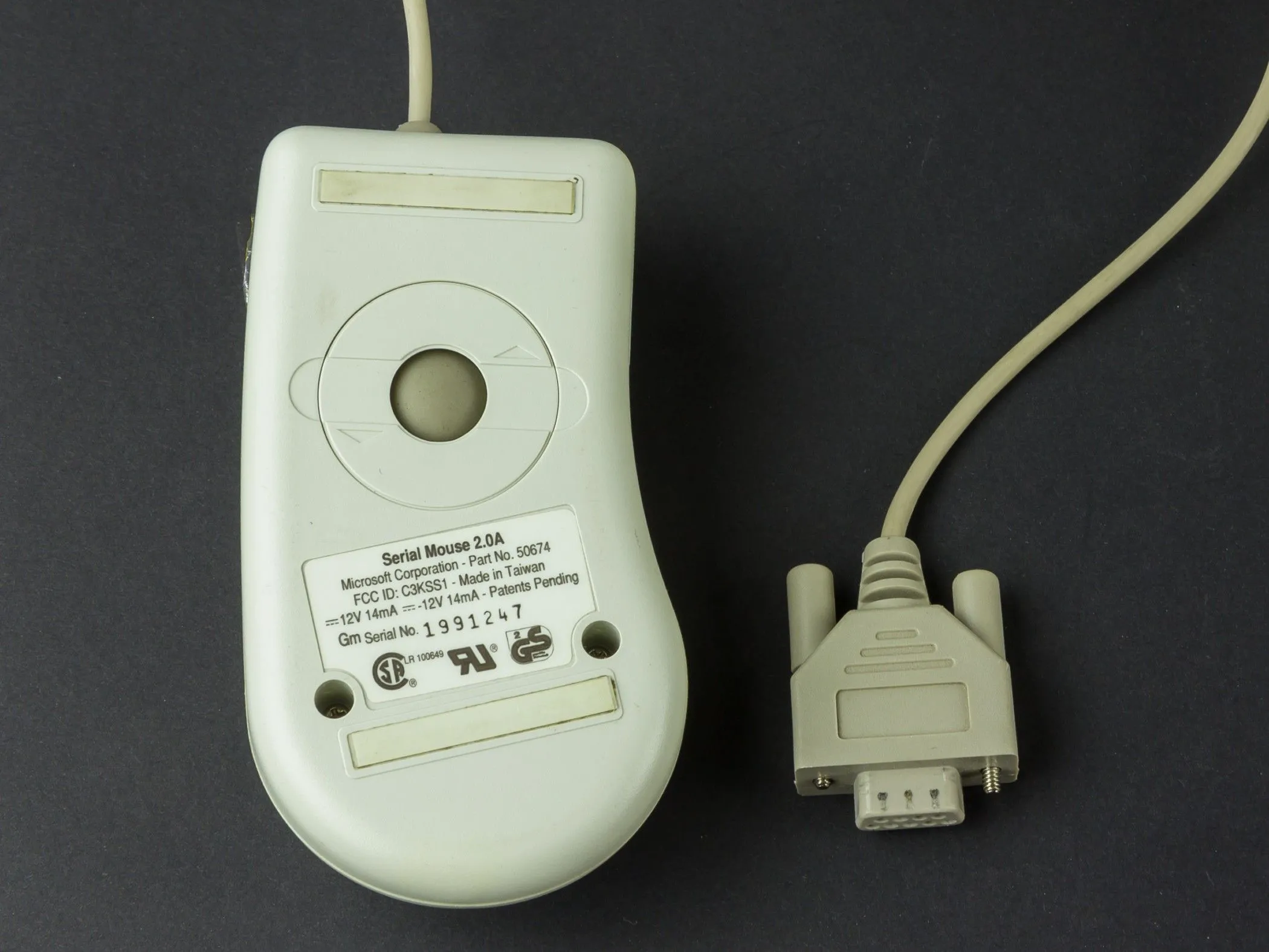 Chuột bi với cổng kết nối Serial cũ