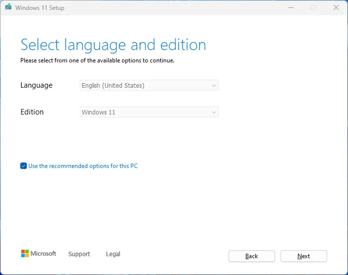 Công cụ tạo phương tiện cài đặt Windows 11 cho phép chọn ngôn ngữ và phiên bản hệ điều hành