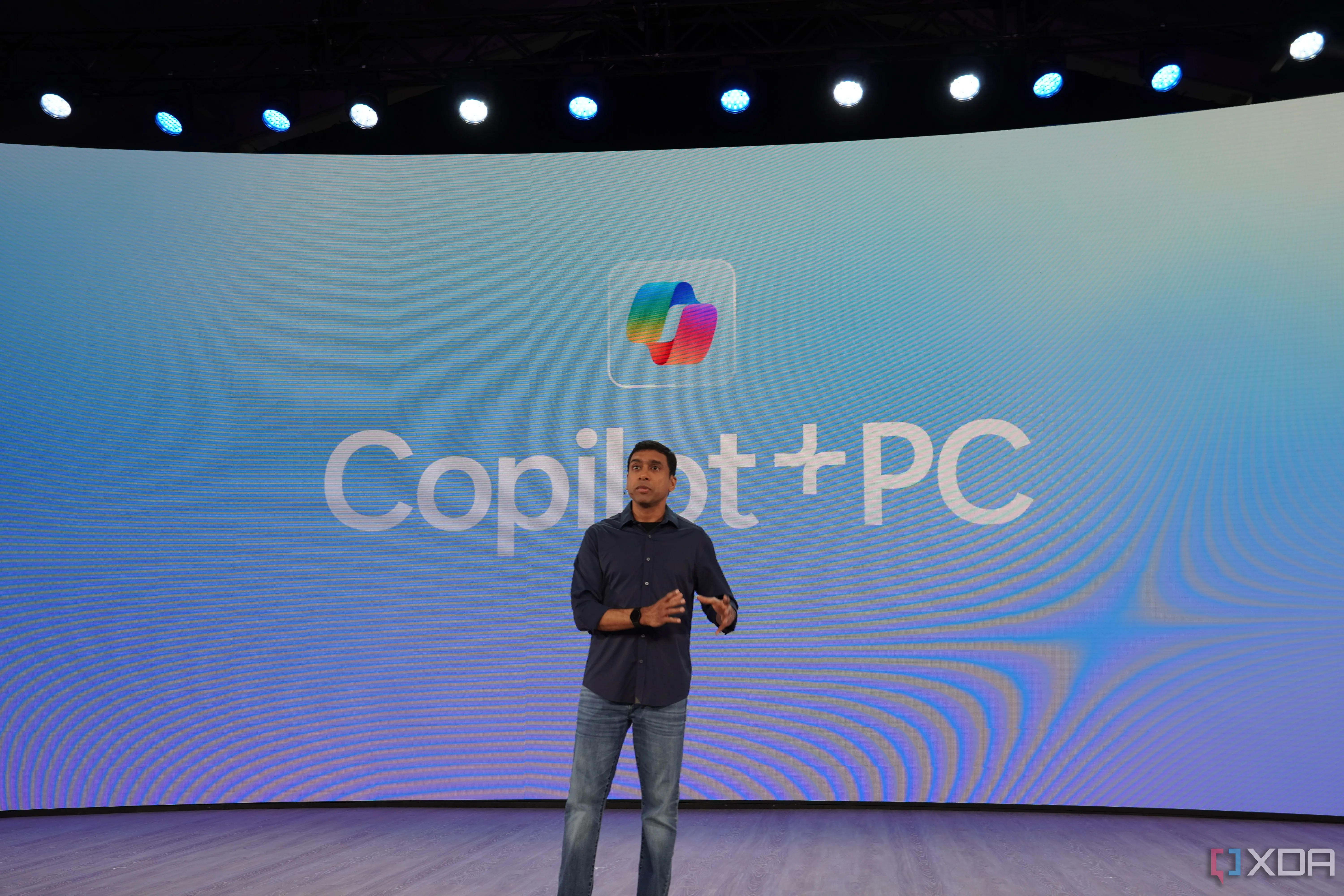 Copilot và hệ sinh thái sản phẩm AI của Microsoft