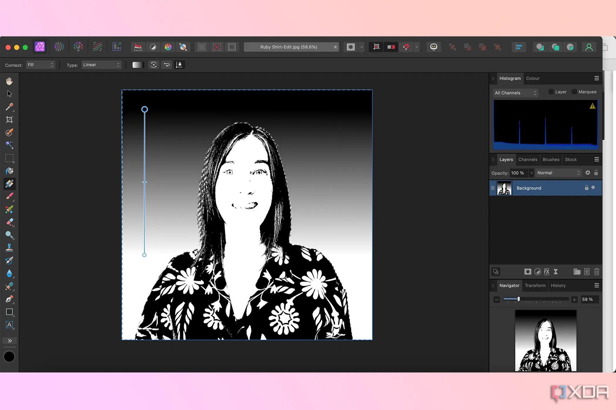 Giao diện Affinity Photo hiển thị ảnh chân dung hiệu ứng ngưỡng đen trắng