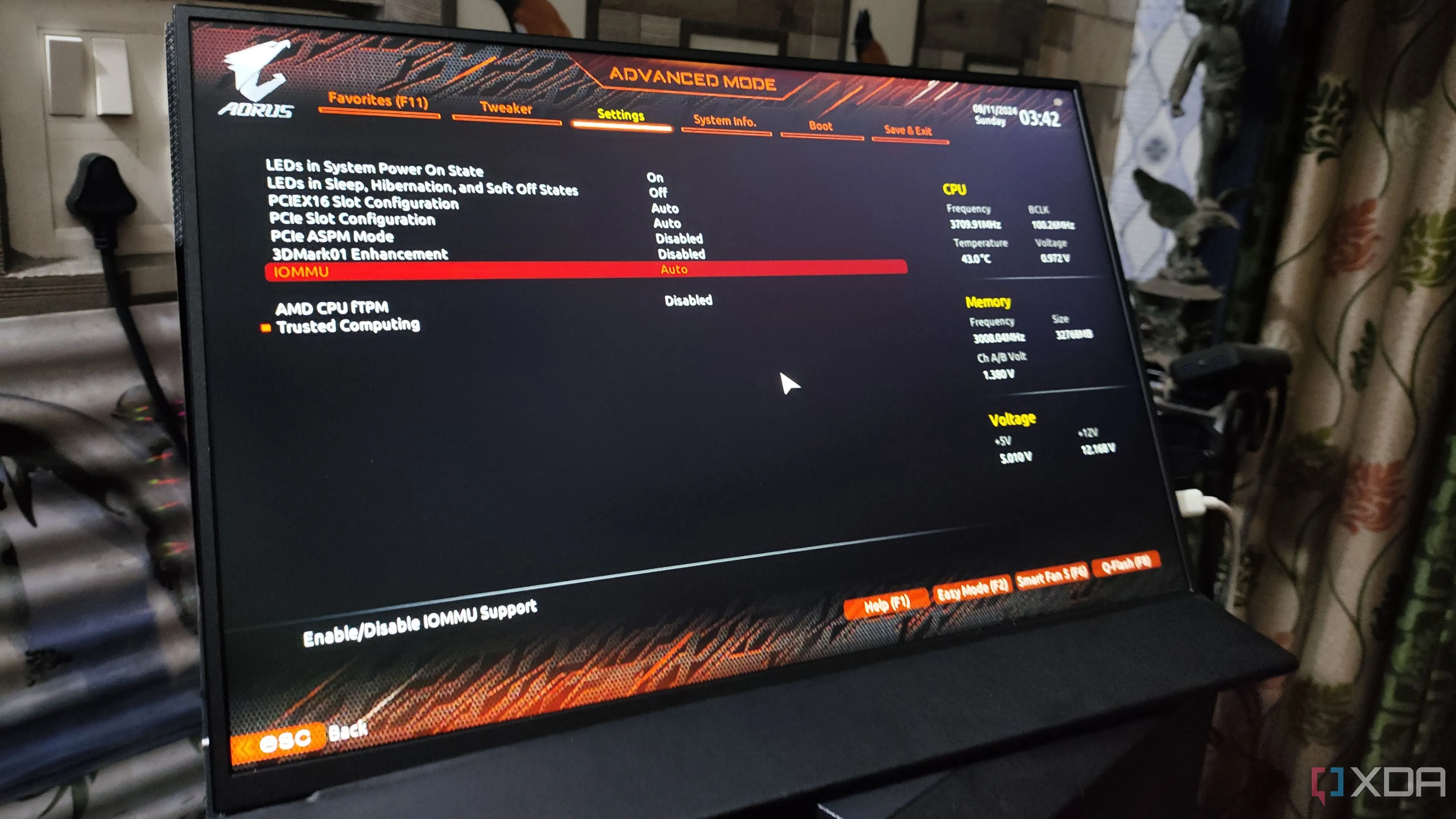 Giao diện BIOS của Gigabyte hiển thị cài đặt IOMMU