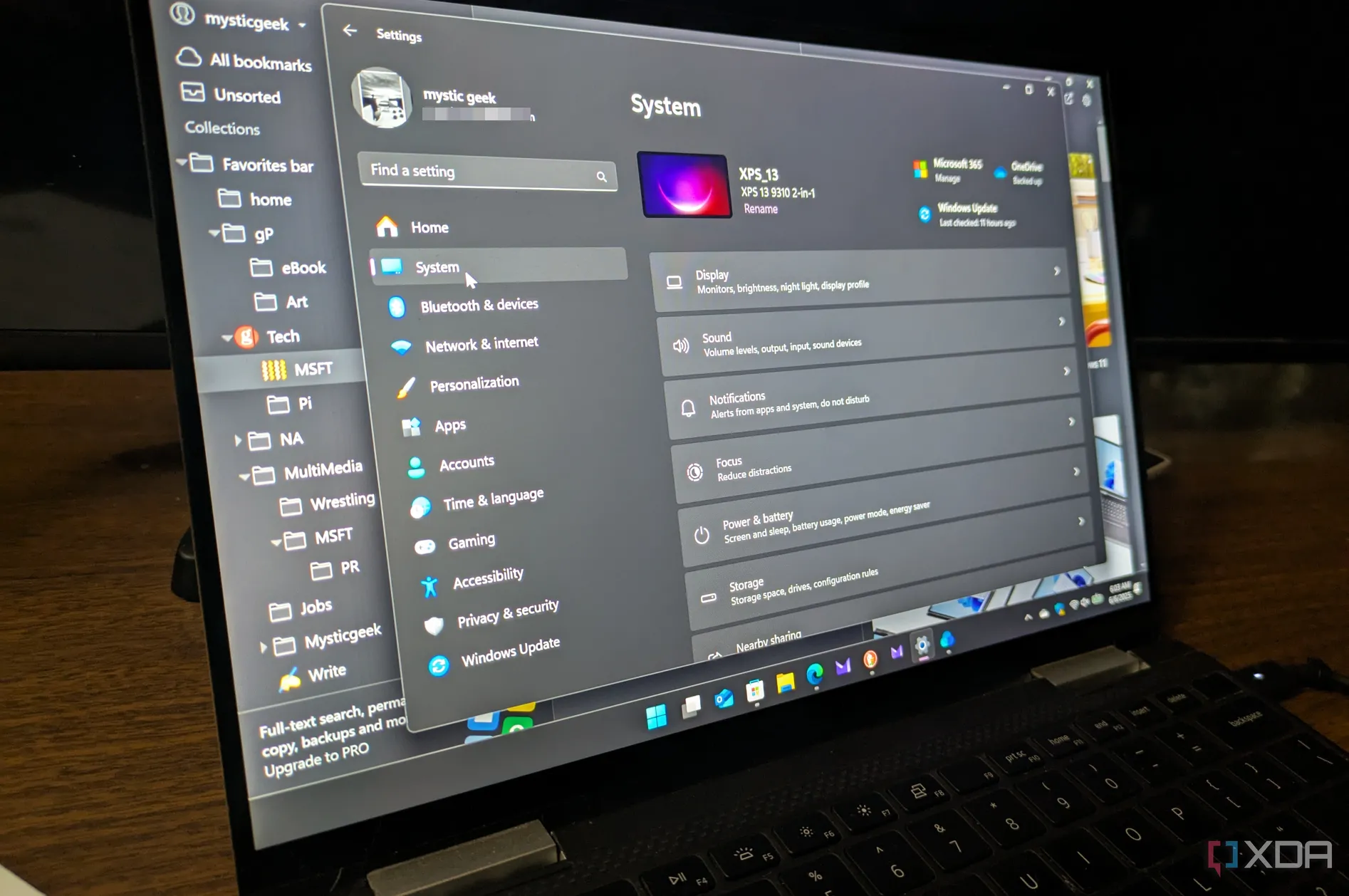 Giao diện Cài đặt của Windows 11, cho thấy cách người dùng có thể tự gỡ bloatware và tối ưu hệ thống.