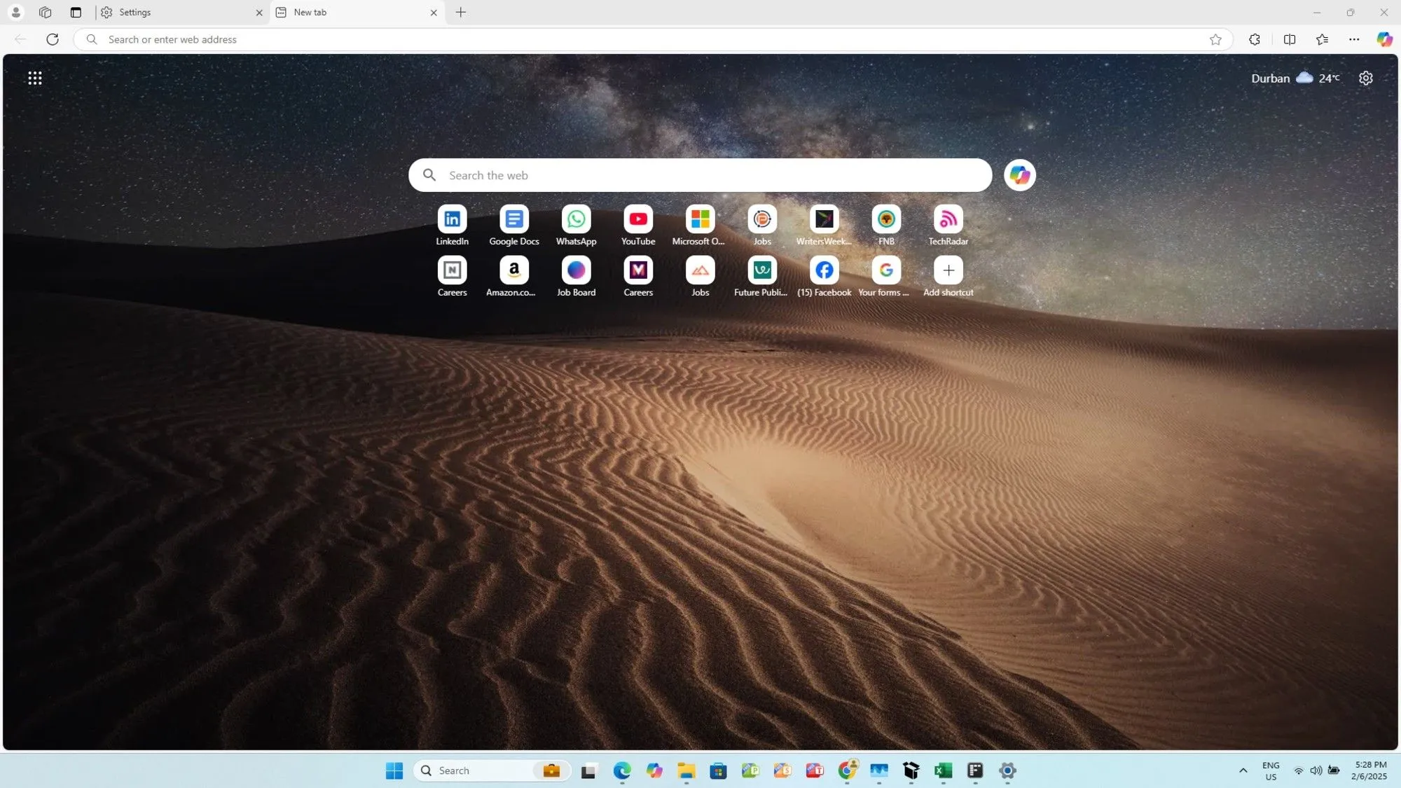Giao diện chính trình duyệt Microsoft Edge hiển thị các tùy chọn tìm kiếm và duyệt web