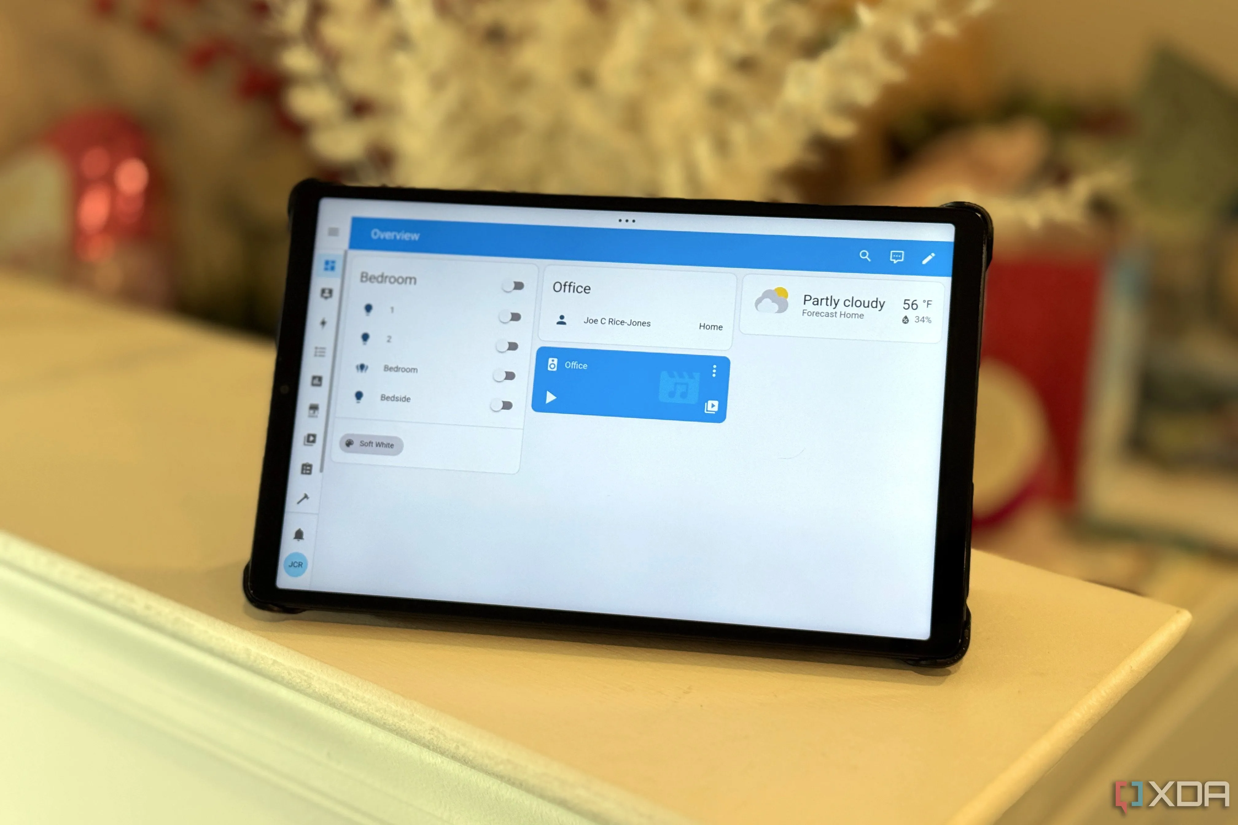 Giao diện dashboard Home Assistant trên máy tính bảng Android sau khi tùy chỉnh với custom cards
