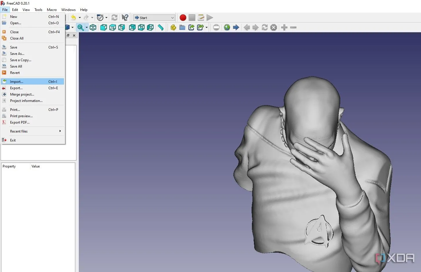 Giao diện FreeCAD với mô hình 3D đang được chỉnh sửa, minh họa khả năng thiết kế tham số