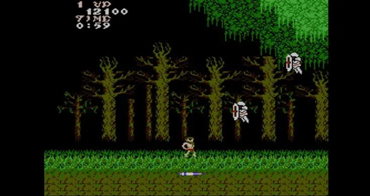 Giao diện game Ghosts 'n Goblins với Arthur di chuyển trên nền phông cảnh nguy hiểm