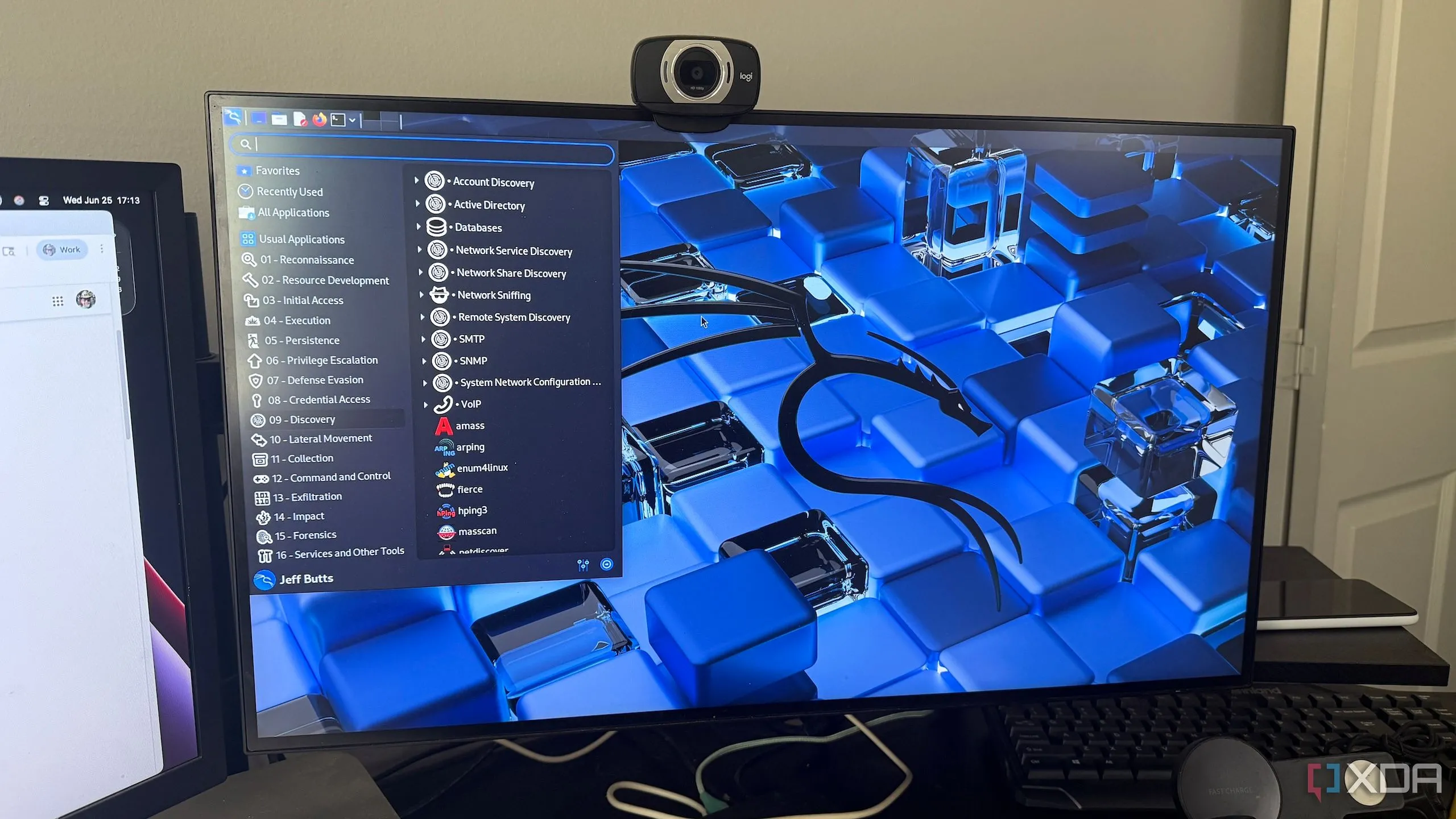 Giao diện hệ điều hành Kali Linux trên màn hình, thường được sử dụng cho các tác vụ kiểm tra bảo mật và quét mạng với Nmap